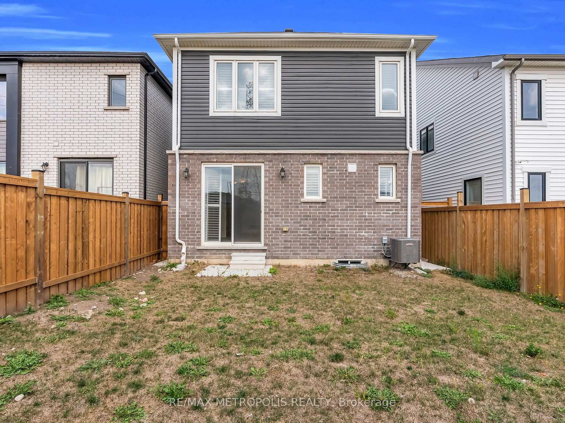 Photo 48 of 18 Saxony Street, Kitchener — HOMEH