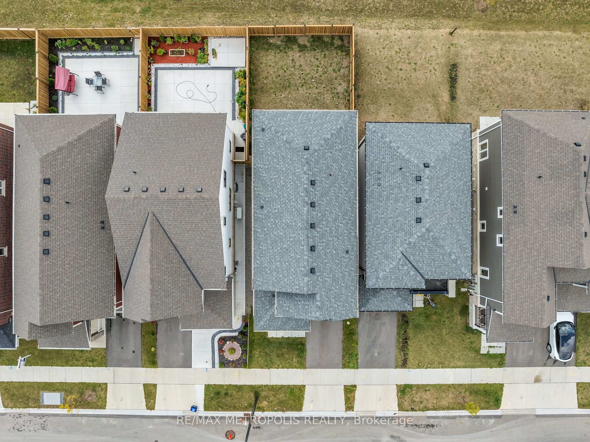 Photo 49 of 18 Saxony Street, Kitchener — HOMEH