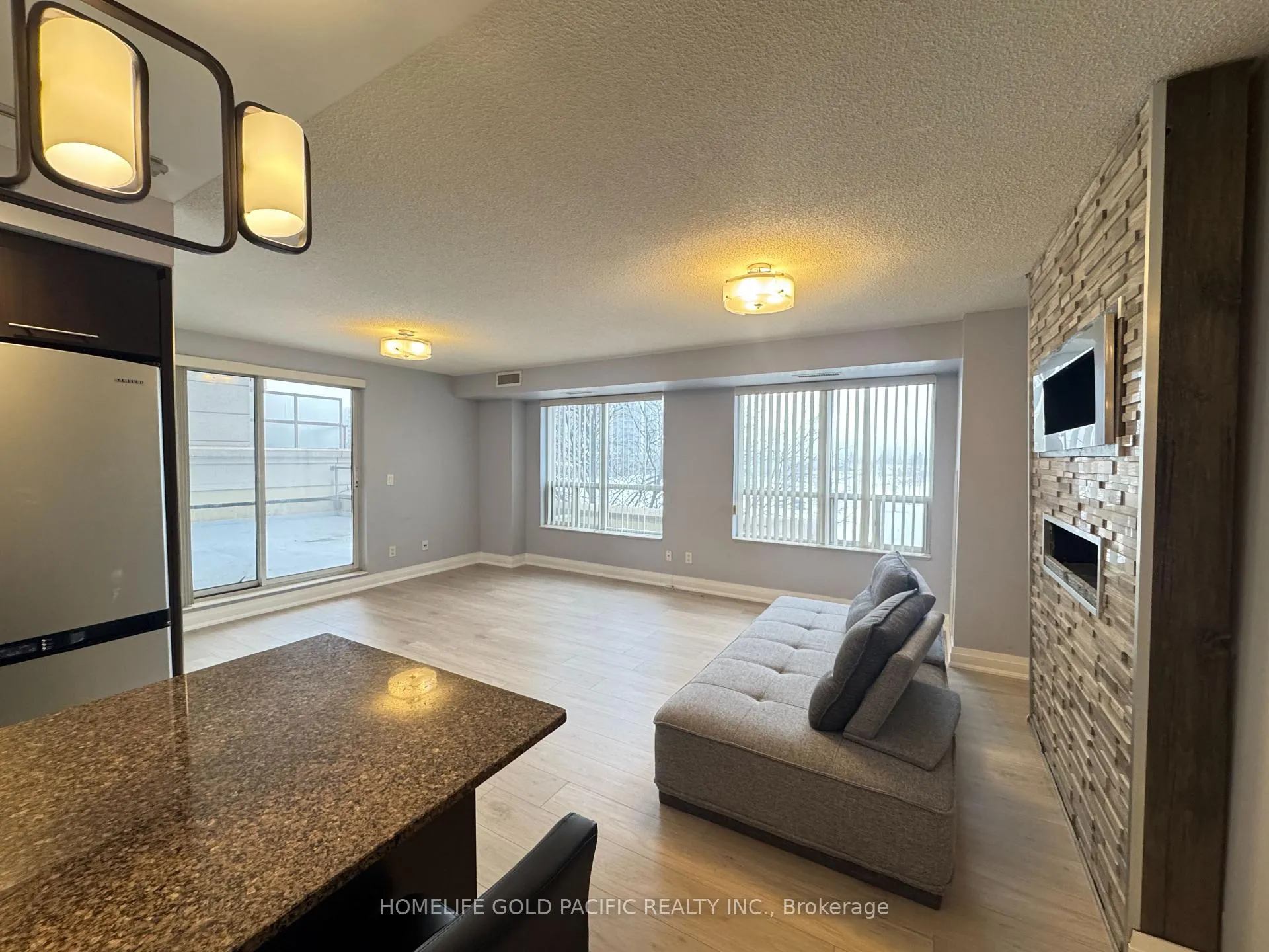 Photo 7 of Unit 207, 37 Galleria Parkway, Markham, Commerce Valley — HOMEH