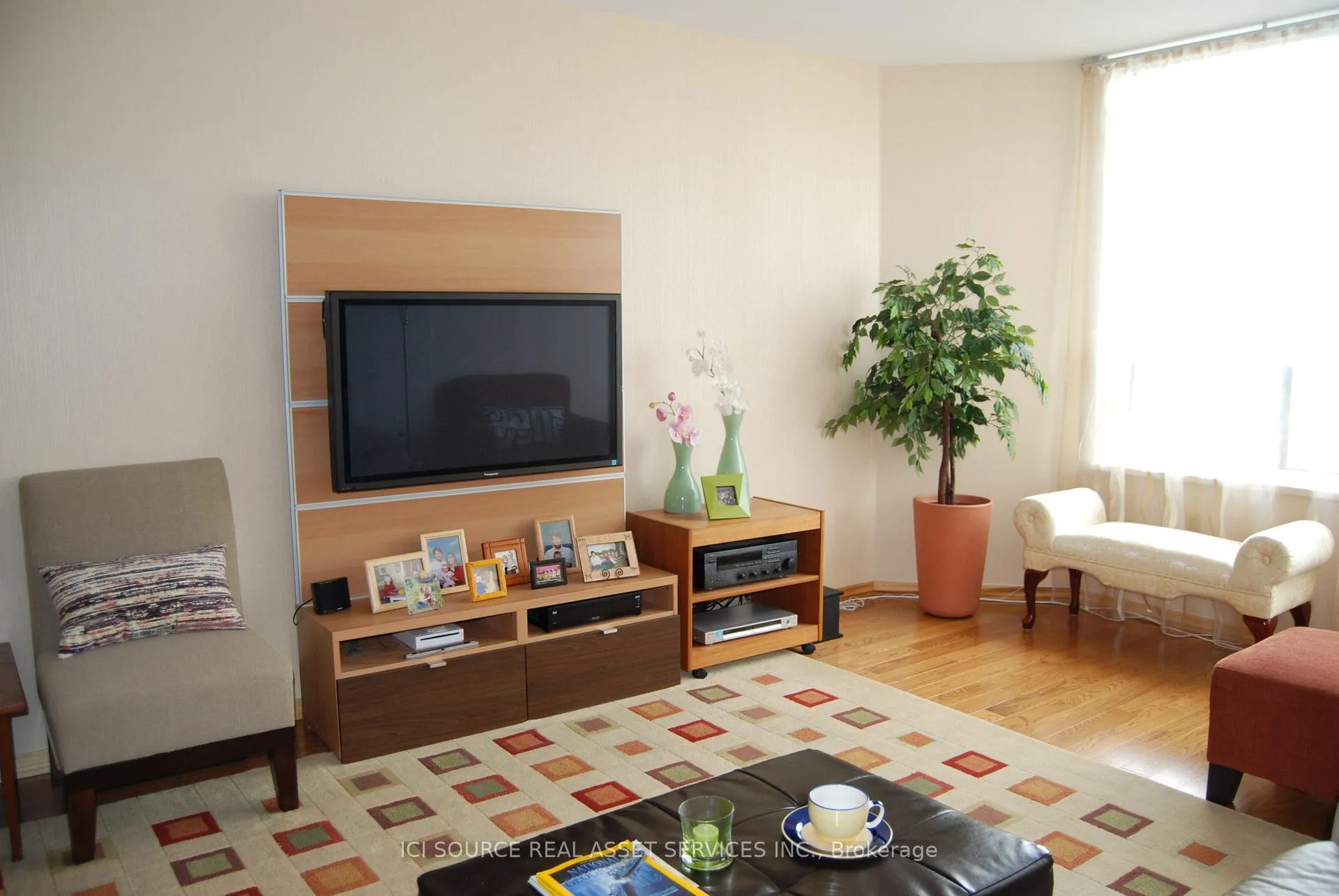 Photo 4 of Unit 905, 1270 Maple Crossing Boulevard, Burlington, Brant — HOMEH