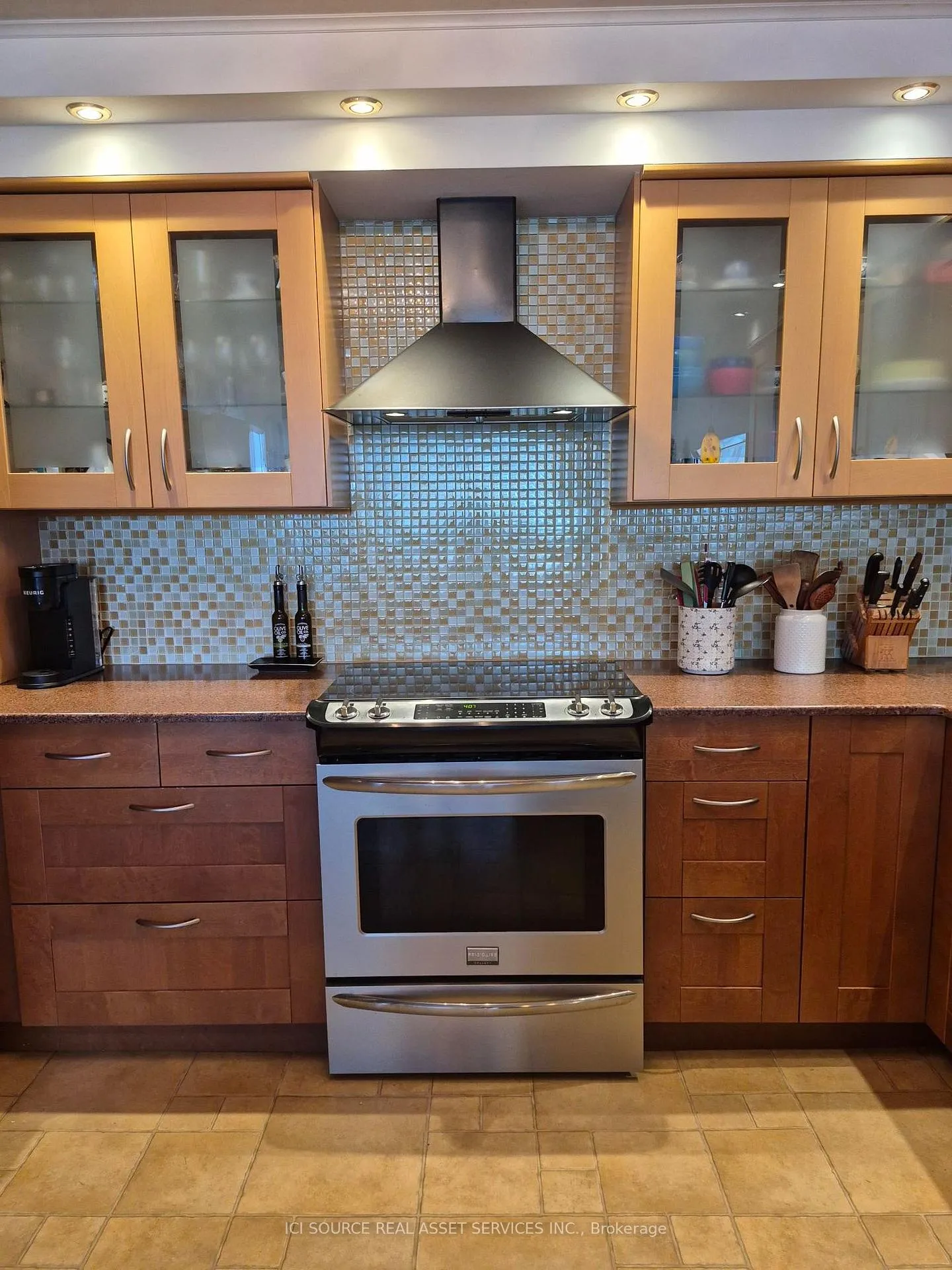Photo 8 of Unit 905, 1270 Maple Crossing Boulevard, Burlington, Brant — HOMEH