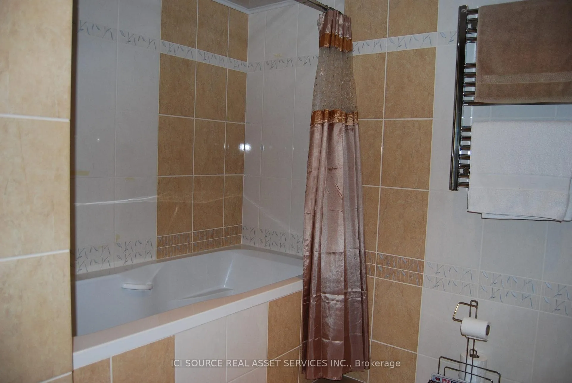Photo 20 of Unit 905, 1270 Maple Crossing Boulevard, Burlington, Brant — HOMEH