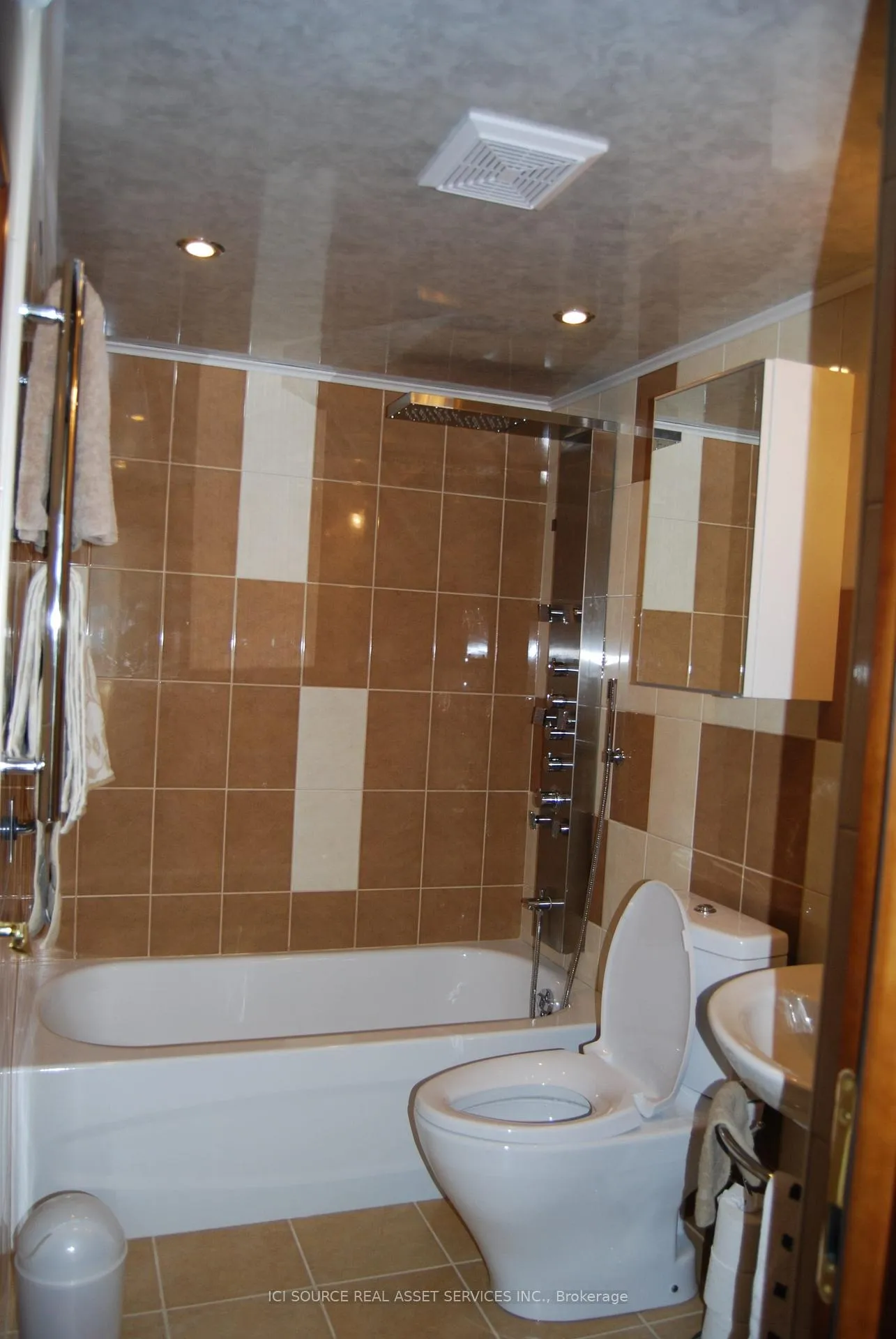 Photo 25 of Unit 905, 1270 Maple Crossing Boulevard, Burlington, Brant — HOMEH