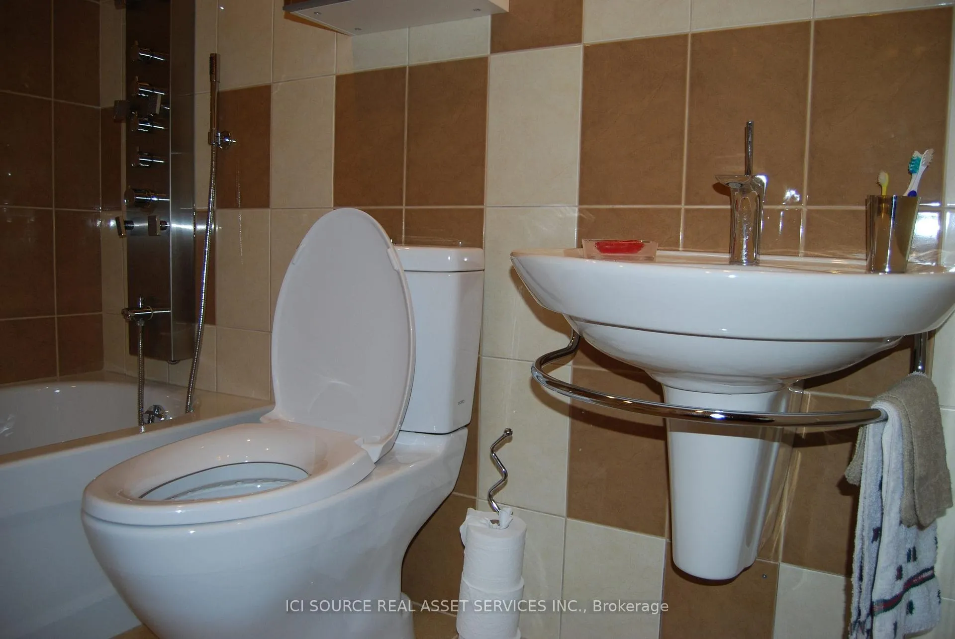 Photo 26 of Unit 905, 1270 Maple Crossing Boulevard, Burlington, Brant — HOMEH