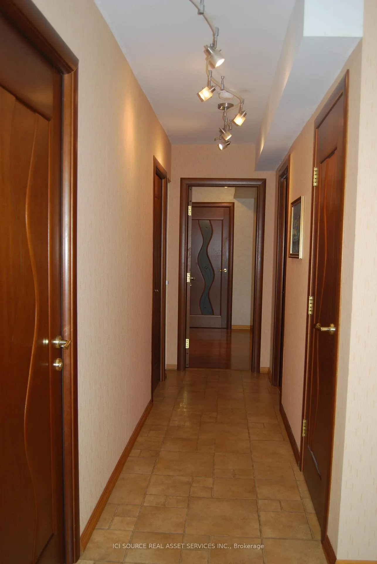 Photo 33 of Unit 905, 1270 Maple Crossing Boulevard, Burlington, Brant — HOMEH