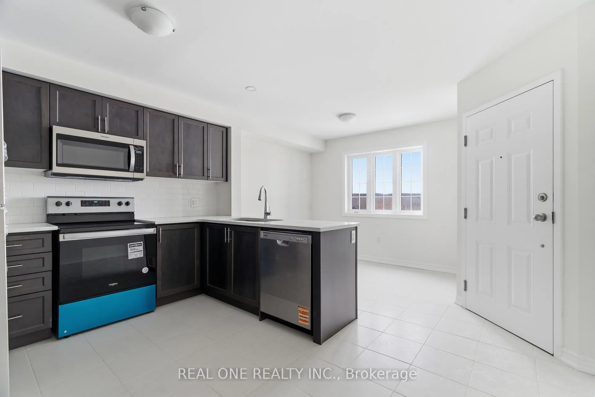 Photo 4 of Unit 32A, 85 Mullin Drive, Guelph, Victoria North — HOMEH