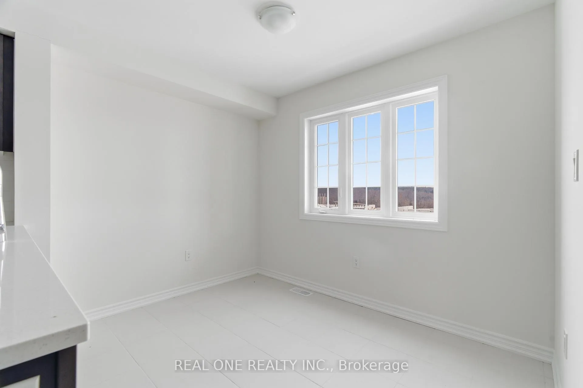 Photo 5 of Unit 32A, 85 Mullin Drive, Guelph, Victoria North — HOMEH