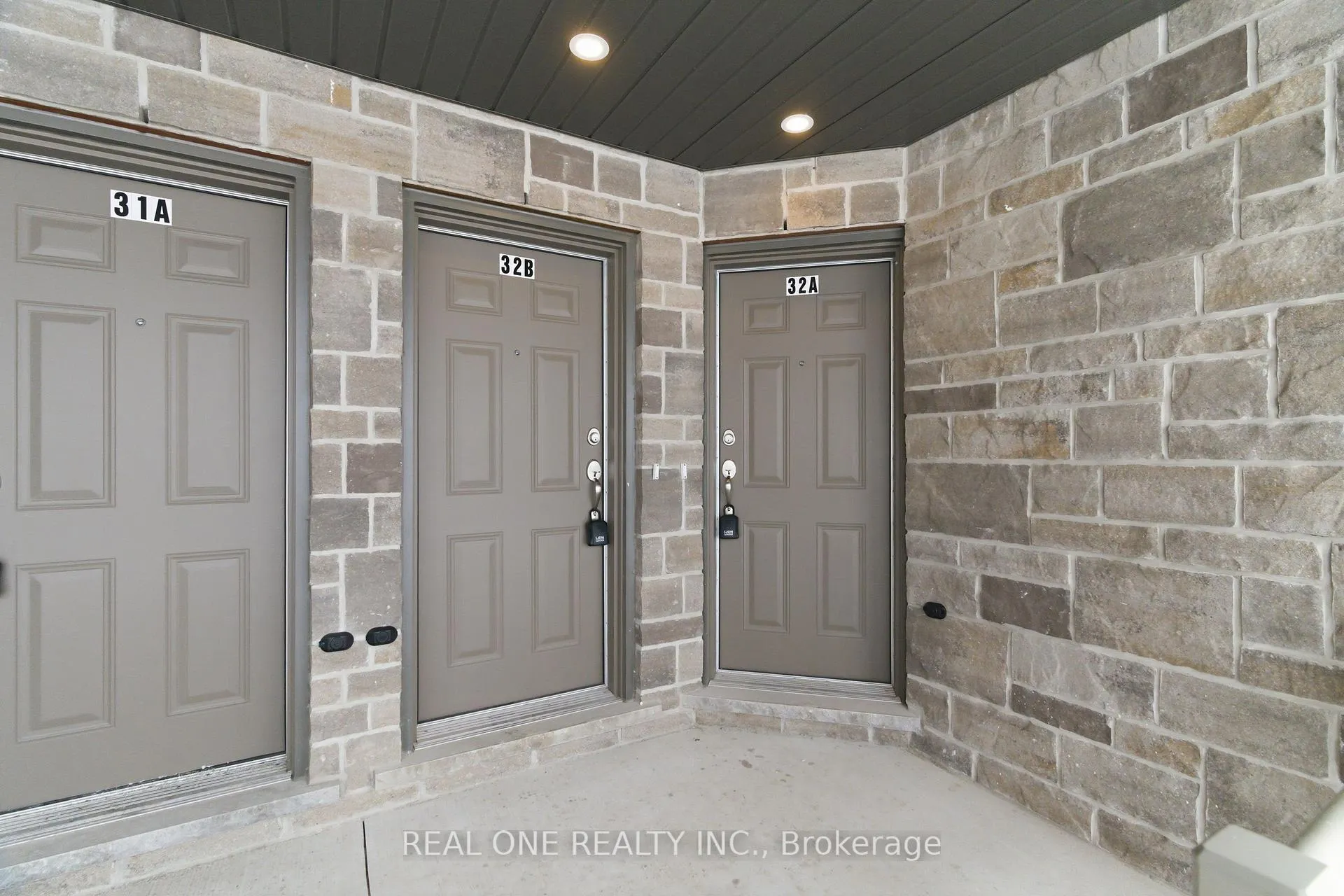 Photo 3 of Unit 32B, 85 Mullin Drive, Guelph, Victoria North — HOMEH