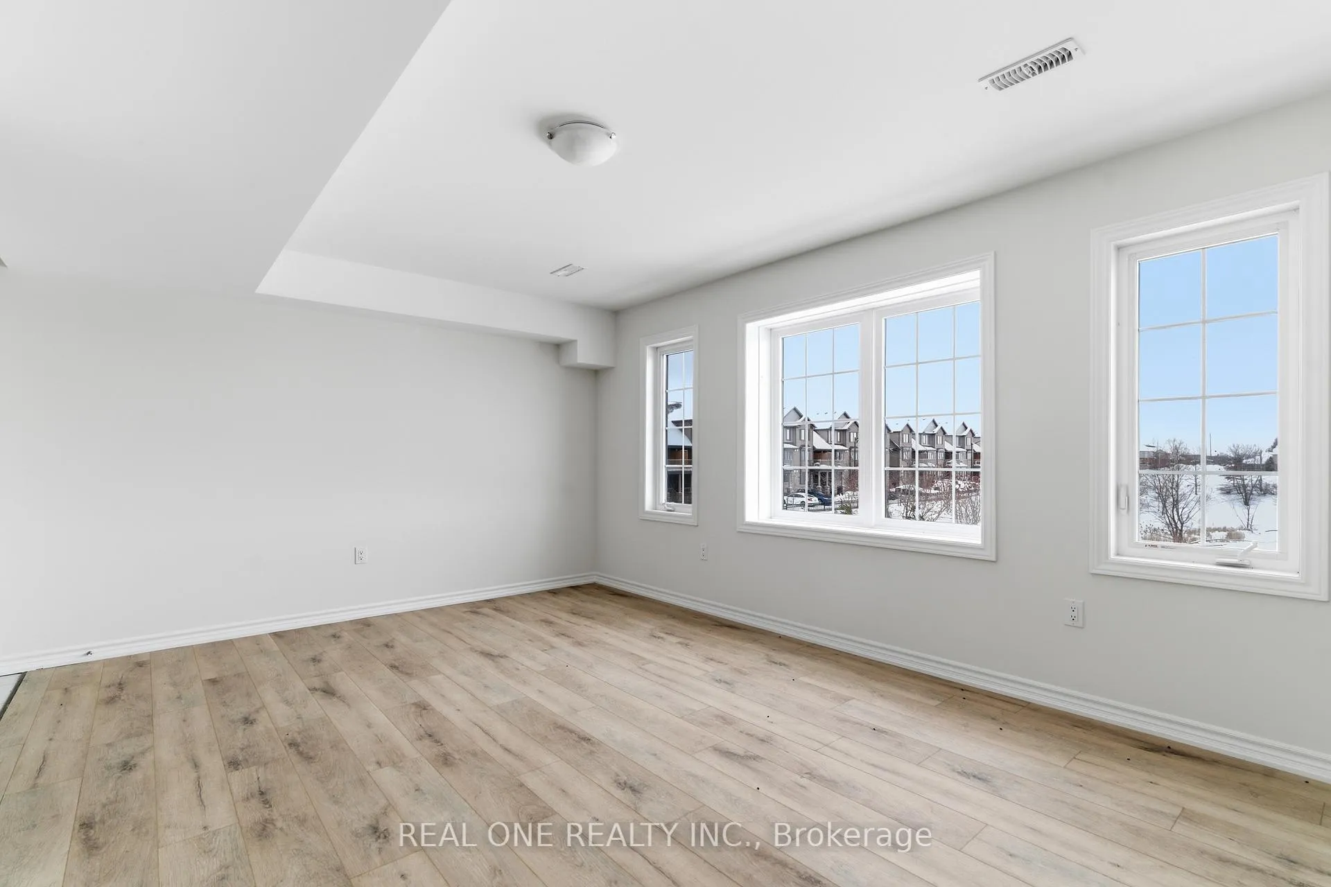 Photo 6 of Unit 32B, 85 Mullin Drive, Guelph, Victoria North — HOMEH