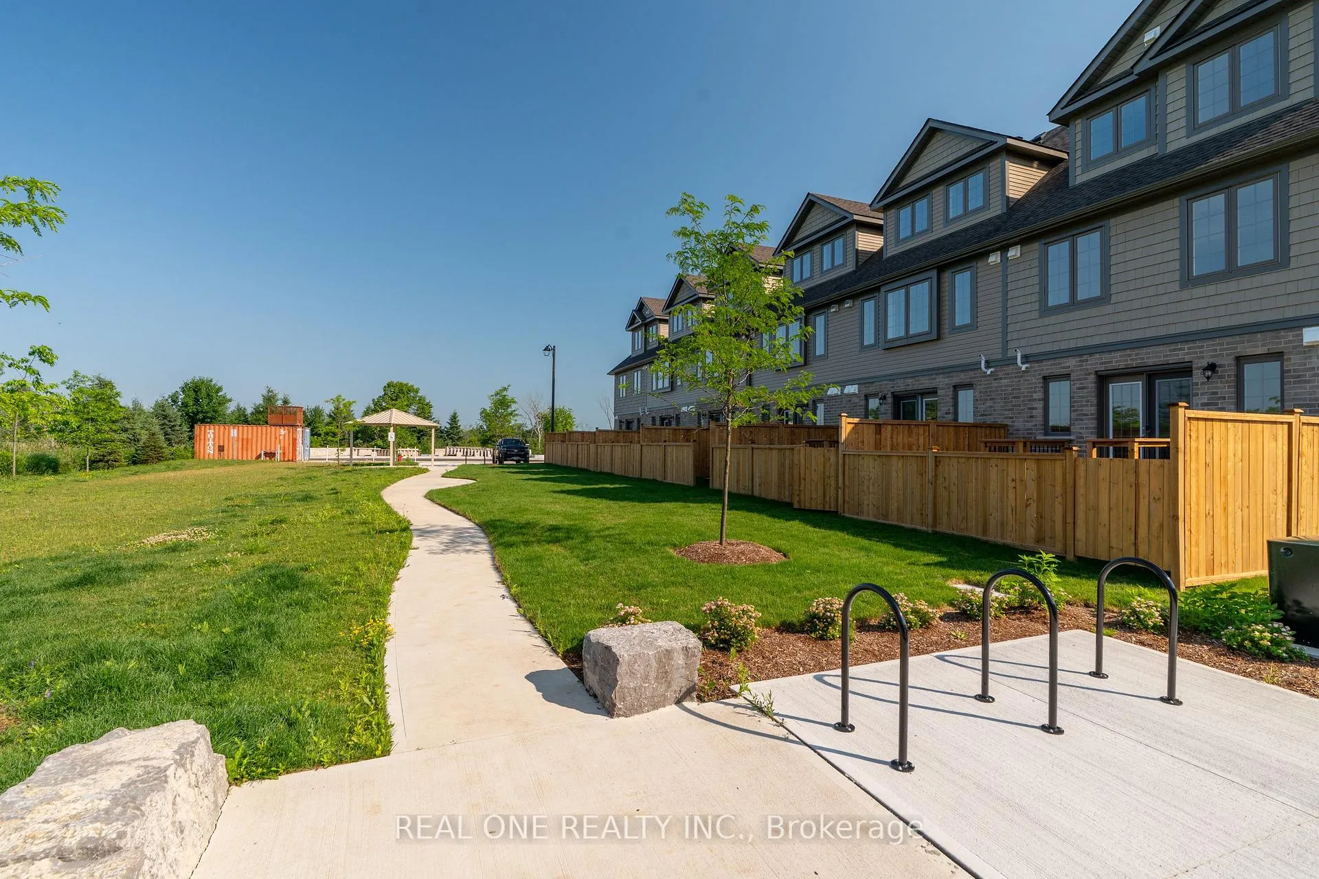 Photo 23 of Unit 32B, 85 Mullin Drive, Guelph, Victoria North — HOMEH