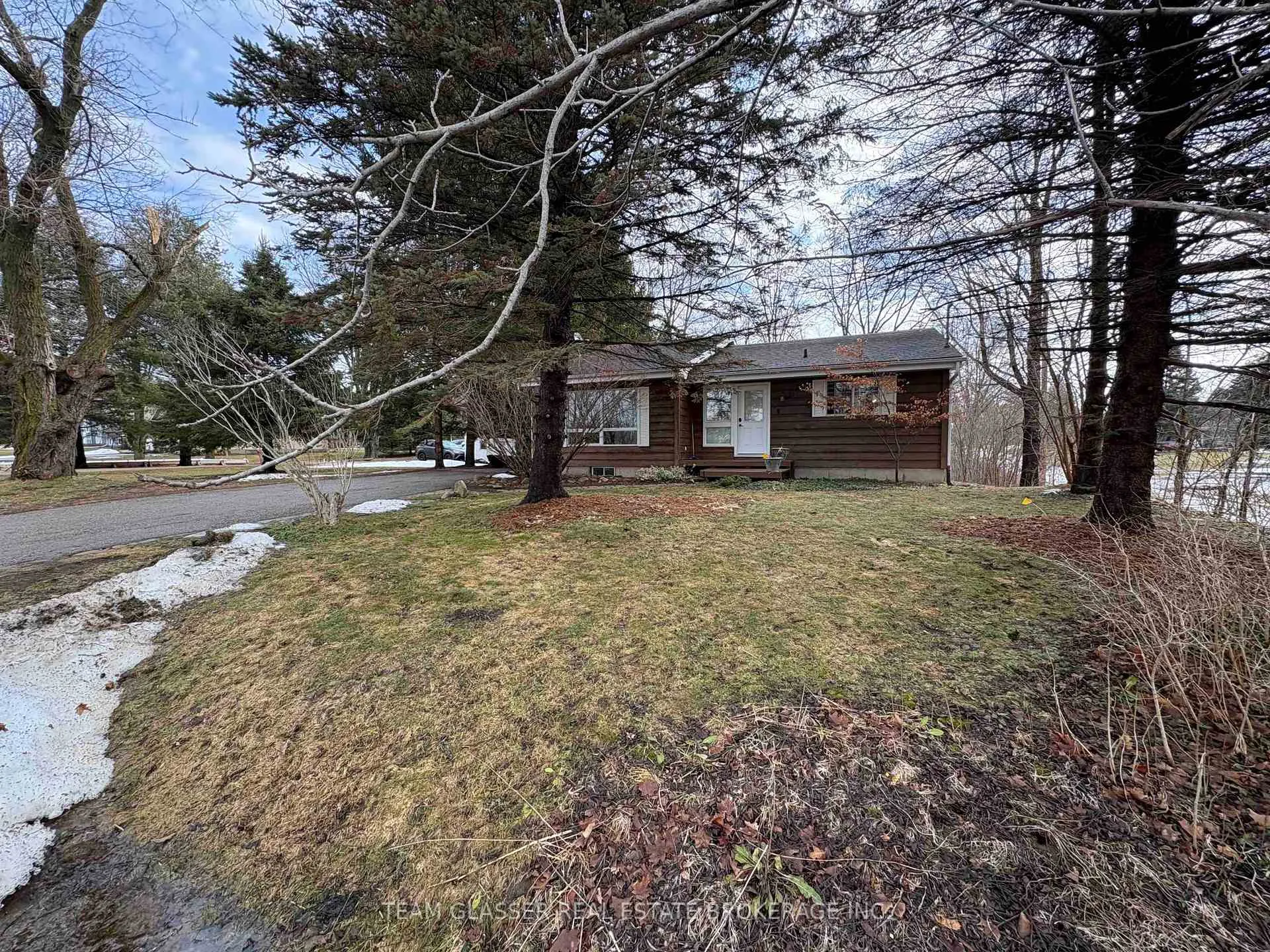 Photo 1 of 214 North Street, Thames Centre, Rural Thames Centre — HOMEH