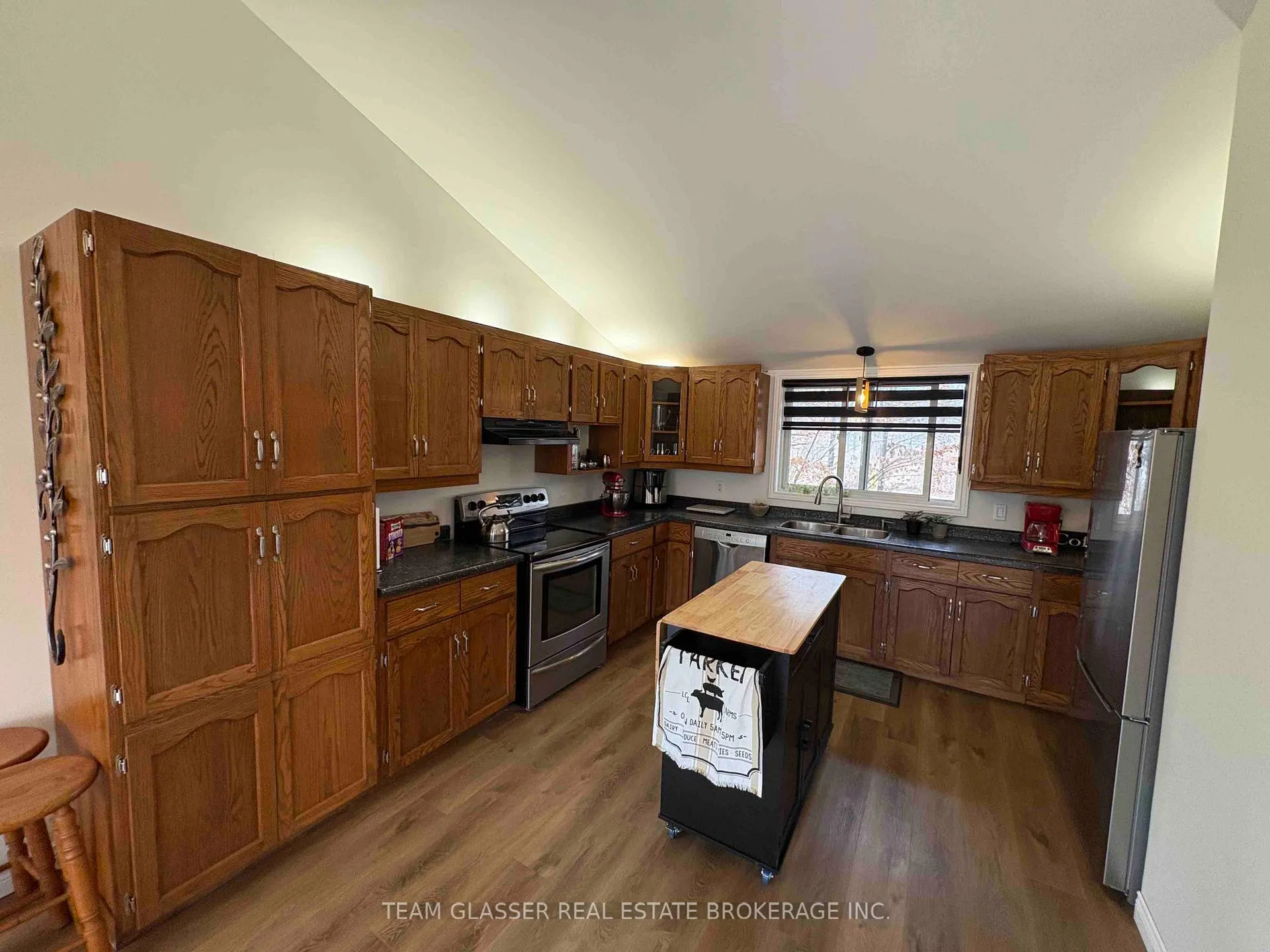 Photo 11 of 214 North Street, Thames Centre, Rural Thames Centre — HOMEH