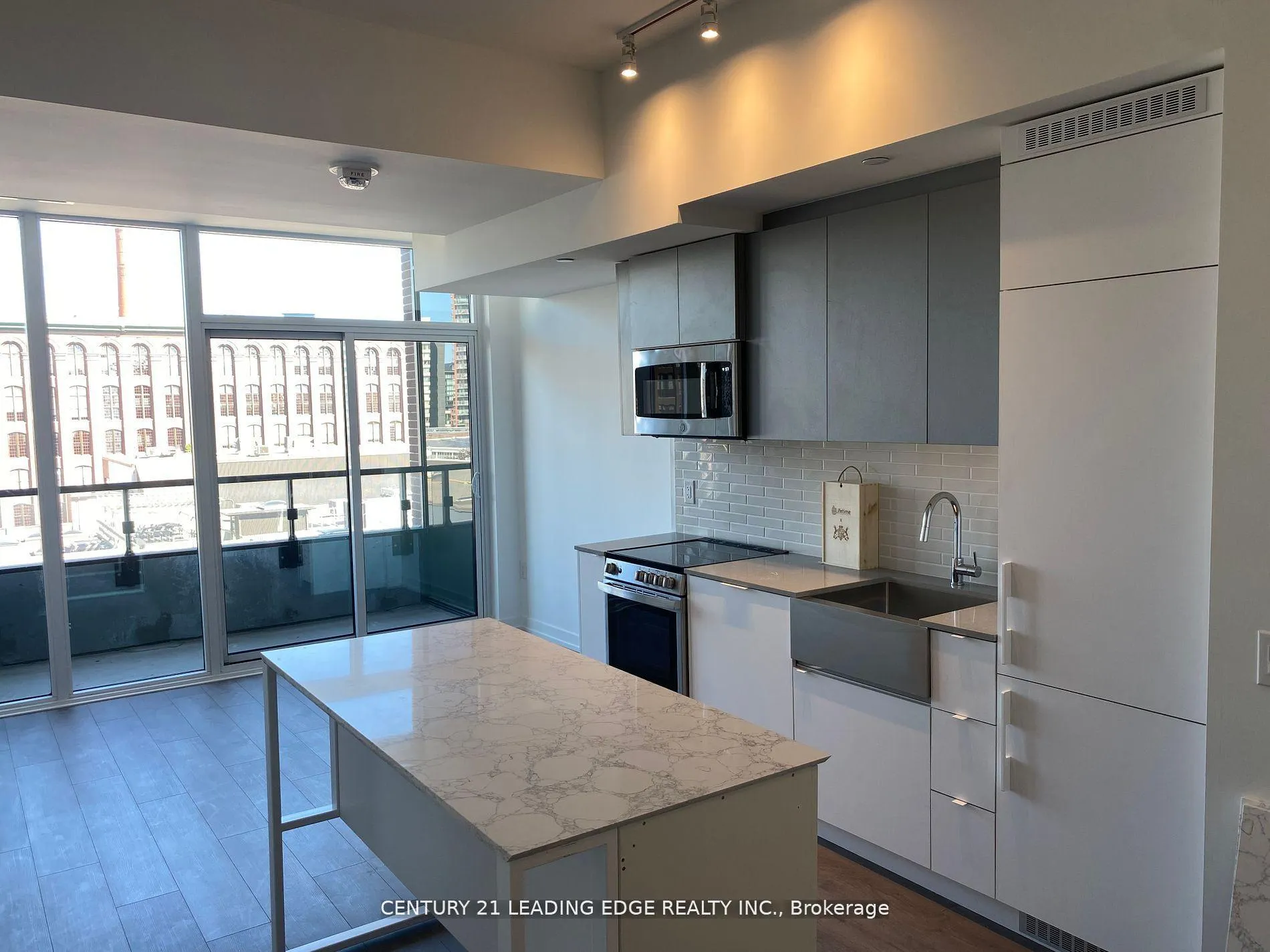 Photo 6 of Unit 403, 270 Dufferin Street, Toronto, South Parkdale — HOMEH
