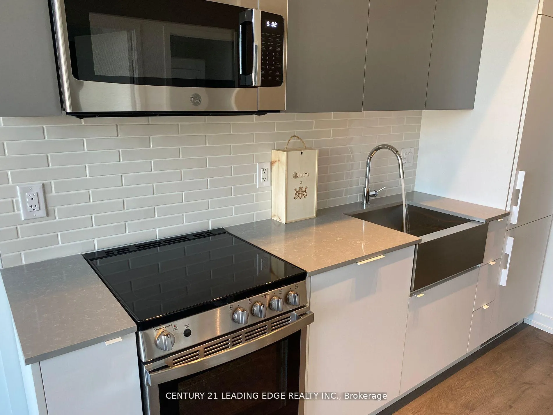 Photo 10 of Unit 403, 270 Dufferin Street, Toronto, South Parkdale — HOMEH