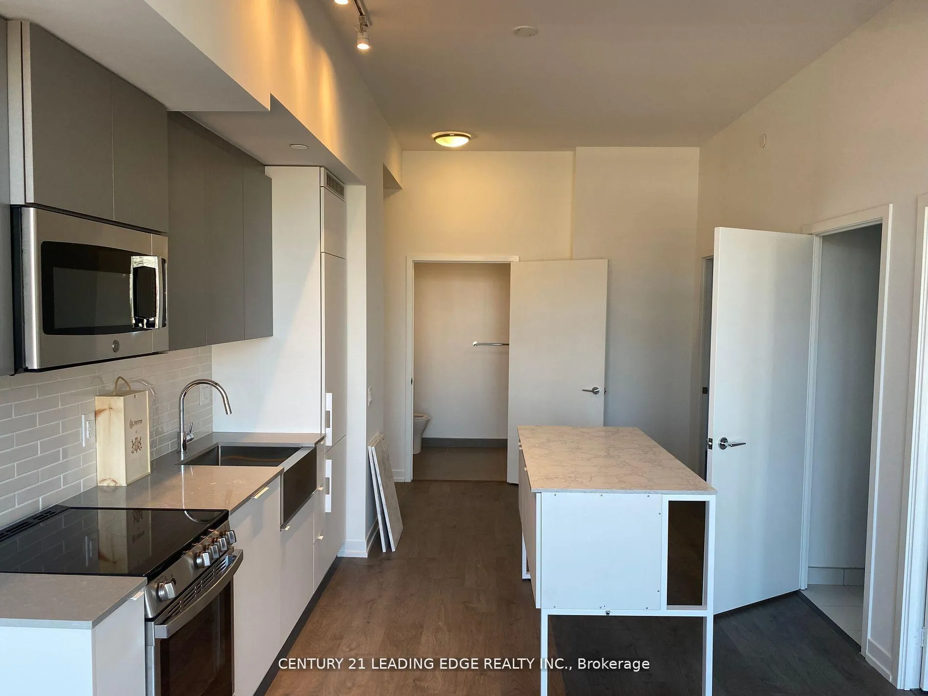 Photo 11 of Unit 403, 270 Dufferin Street, Toronto, South Parkdale — HOMEH