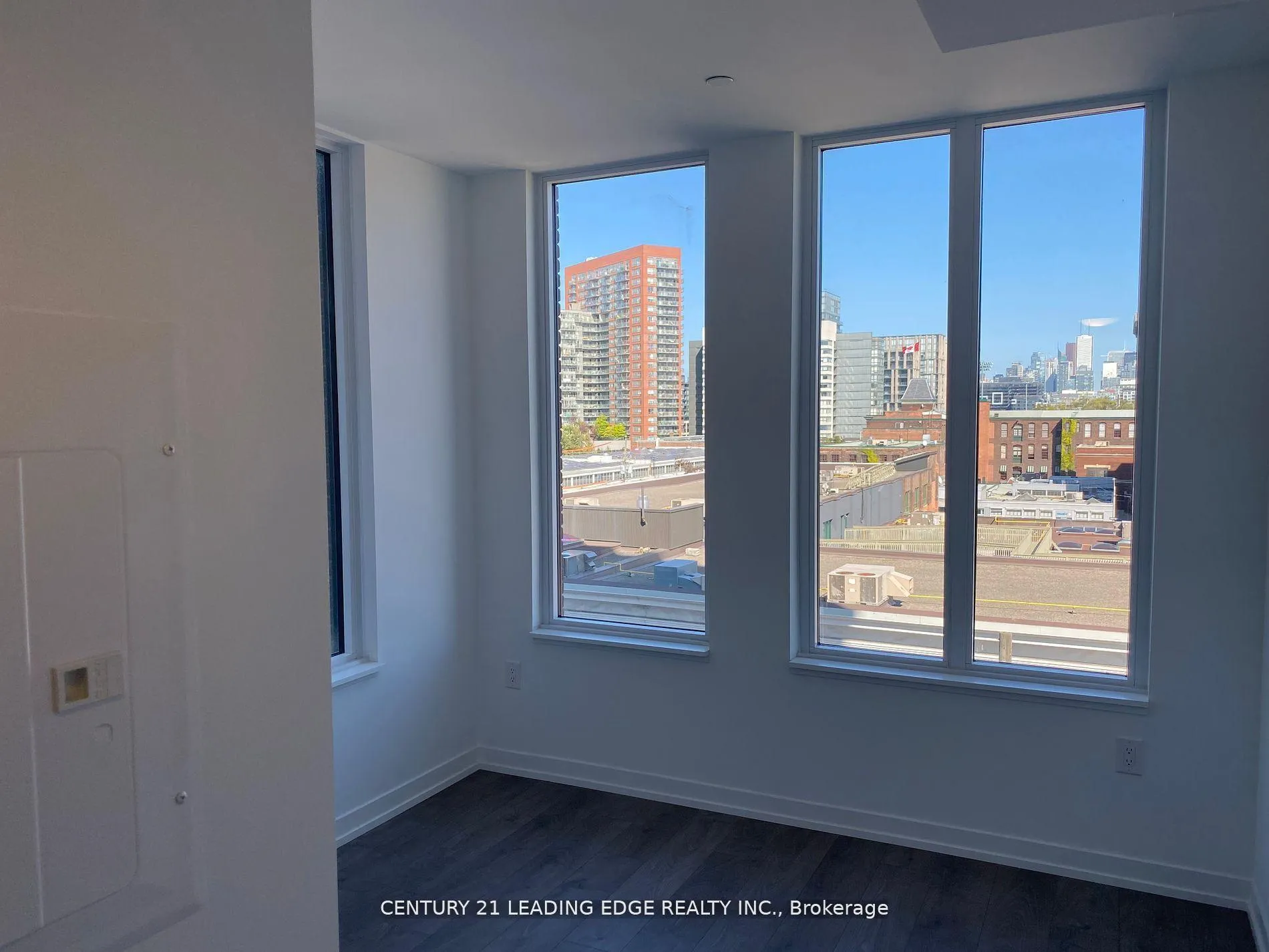 Photo 12 of Unit 403, 270 Dufferin Street, Toronto, South Parkdale — HOMEH