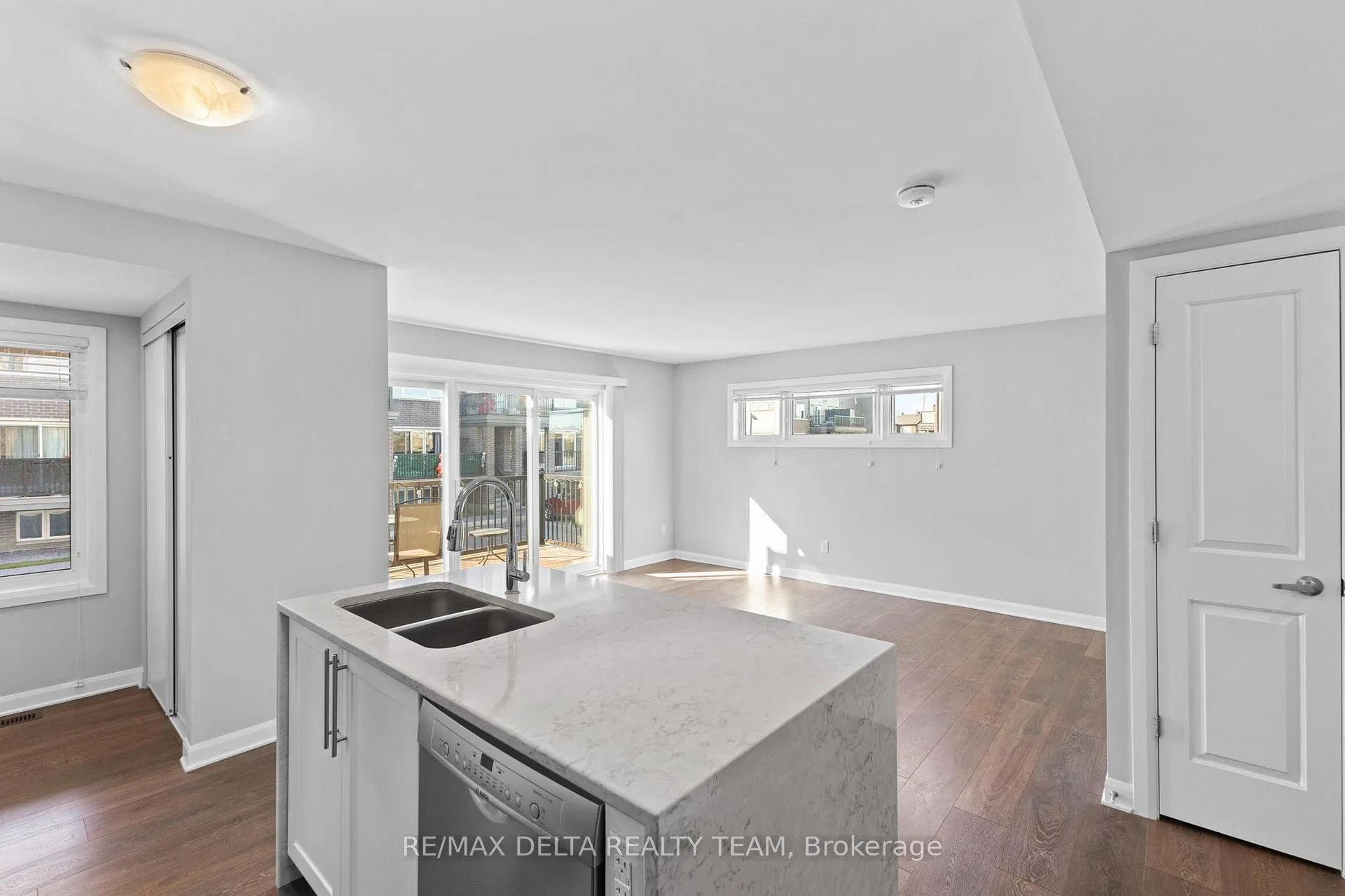 Photo 7 of Unit A, 706 Amberwing Private, Ottawa, Avalon West — HOMEH