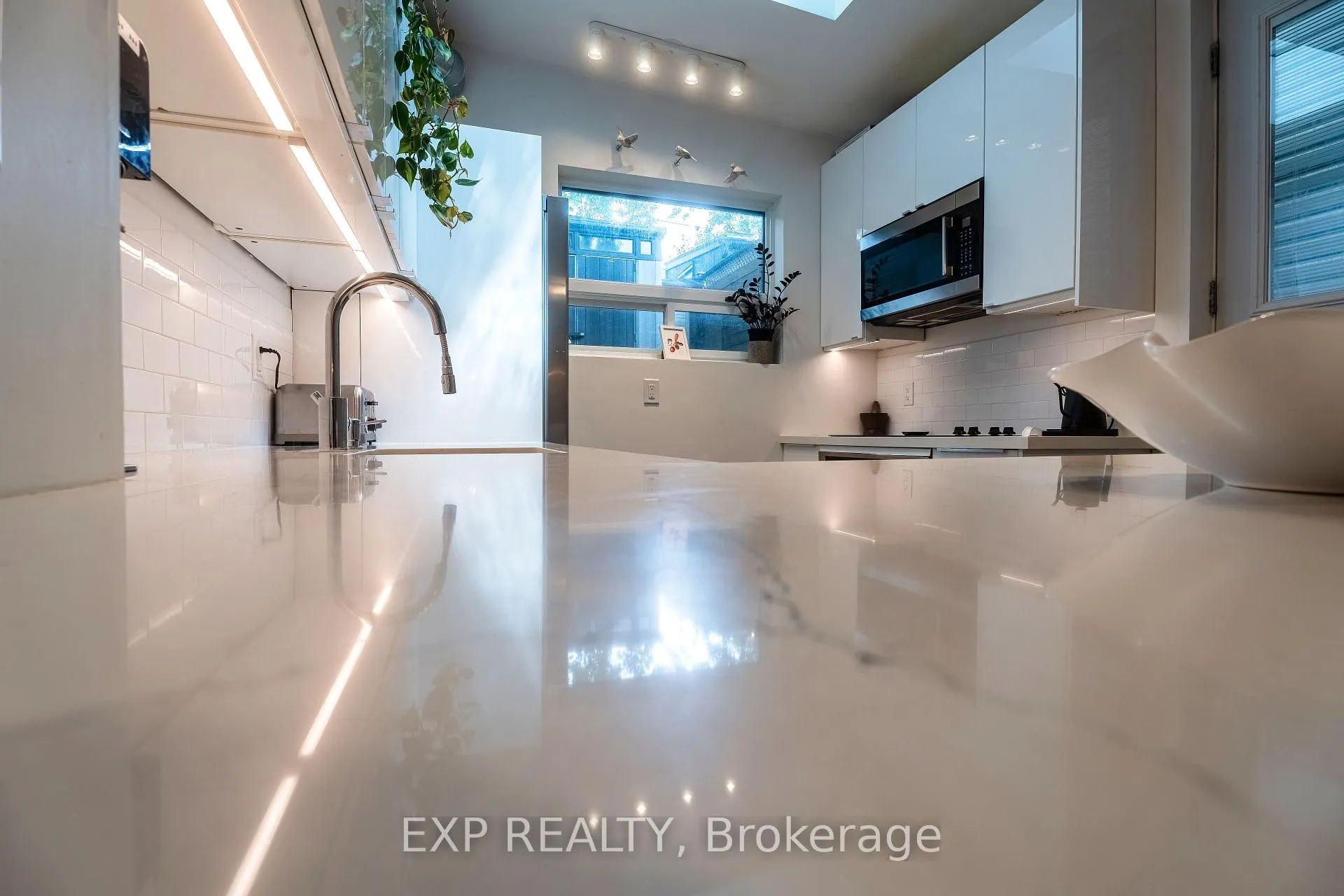 Photo 12 of 819 Craven Road, Toronto, Greenwood-Coxwell — HOMEH