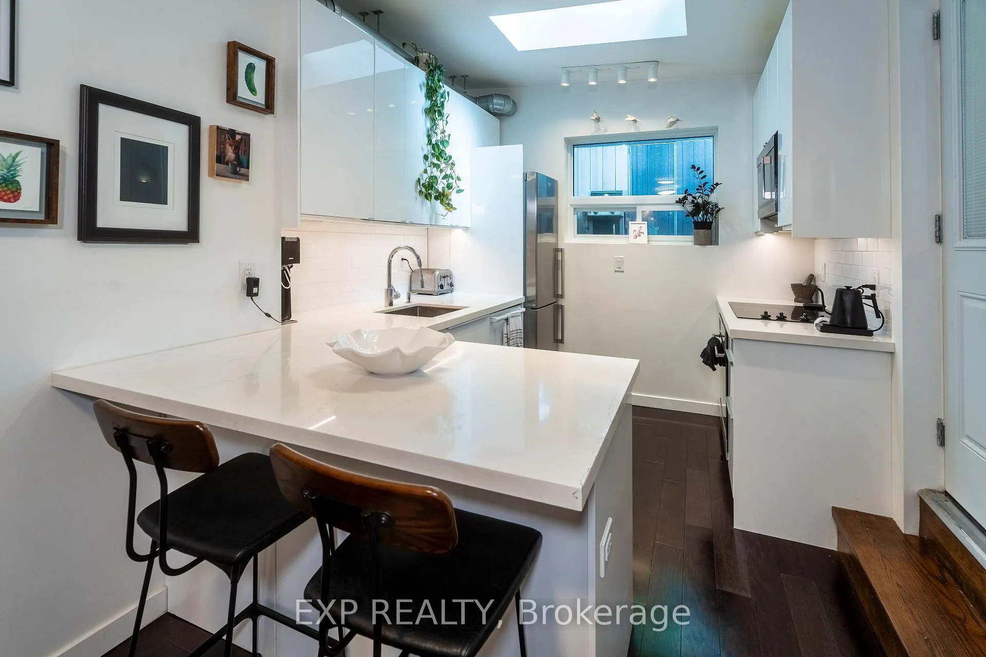 Photo 14 of 819 Craven Road, Toronto, Greenwood-Coxwell — HOMEH