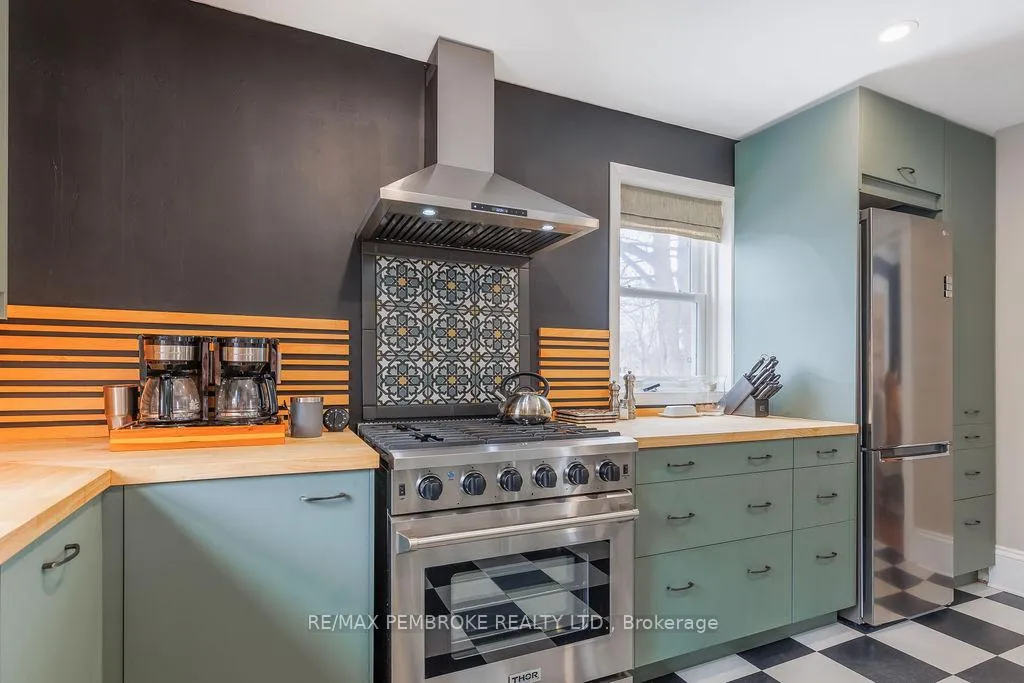 Photo 6 of 358 Trafalgar Road, Pembroke — HOMEH