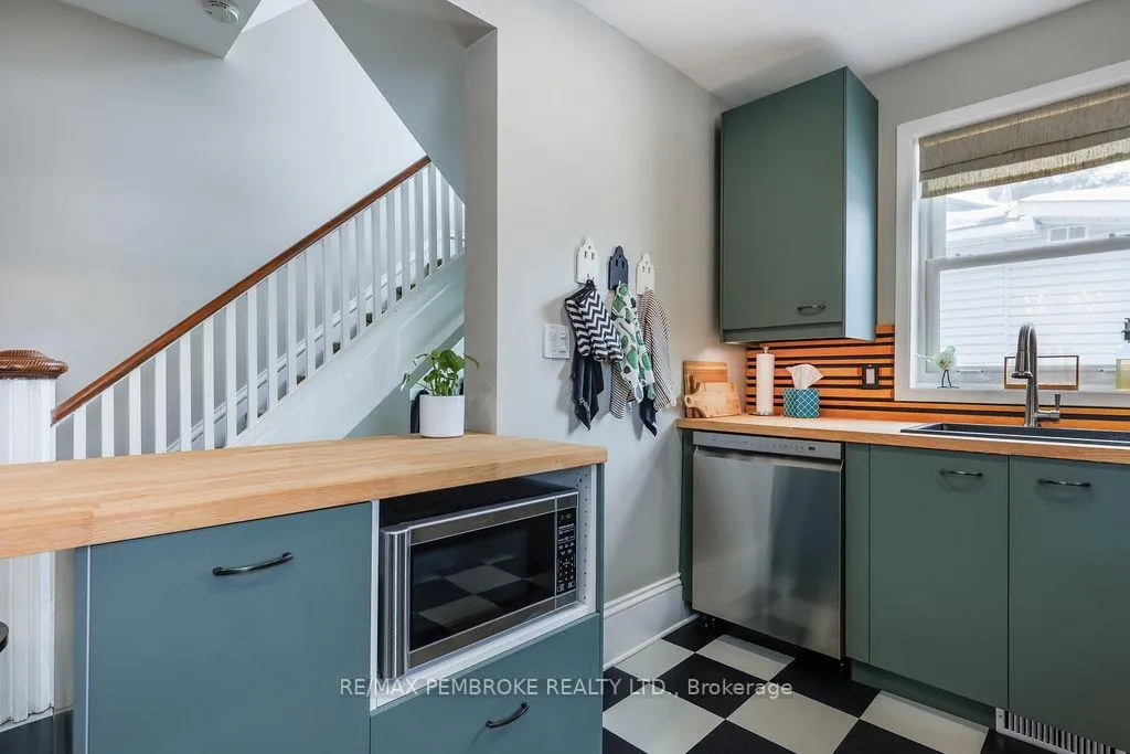 Photo 11 of 358 Trafalgar Road, Pembroke — HOMEH