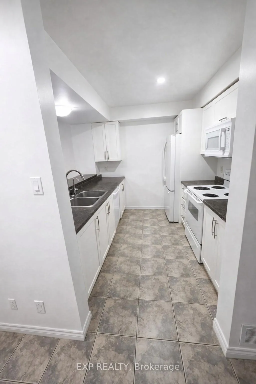 Photo 9 of 268 Blackhorne Drive, Kitchener — HOMEH