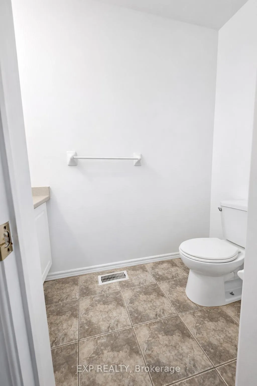 Photo 12 of 268 Blackhorne Drive, Kitchener — HOMEH