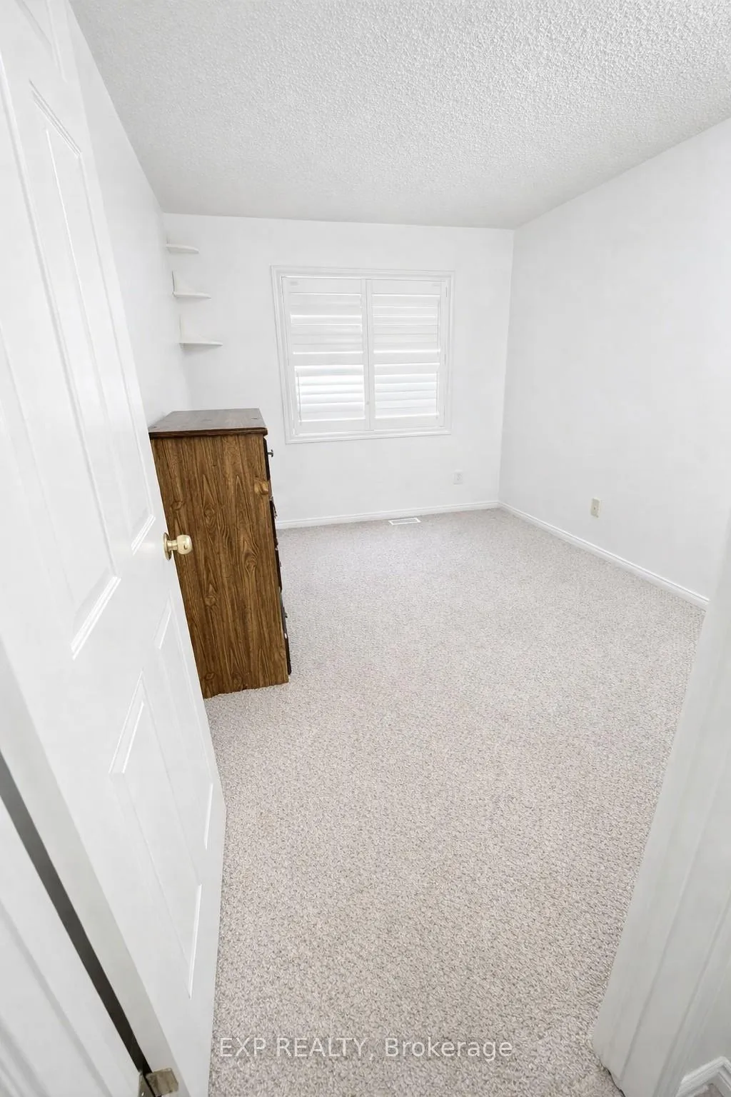 Photo 16 of 268 Blackhorne Drive, Kitchener — HOMEH