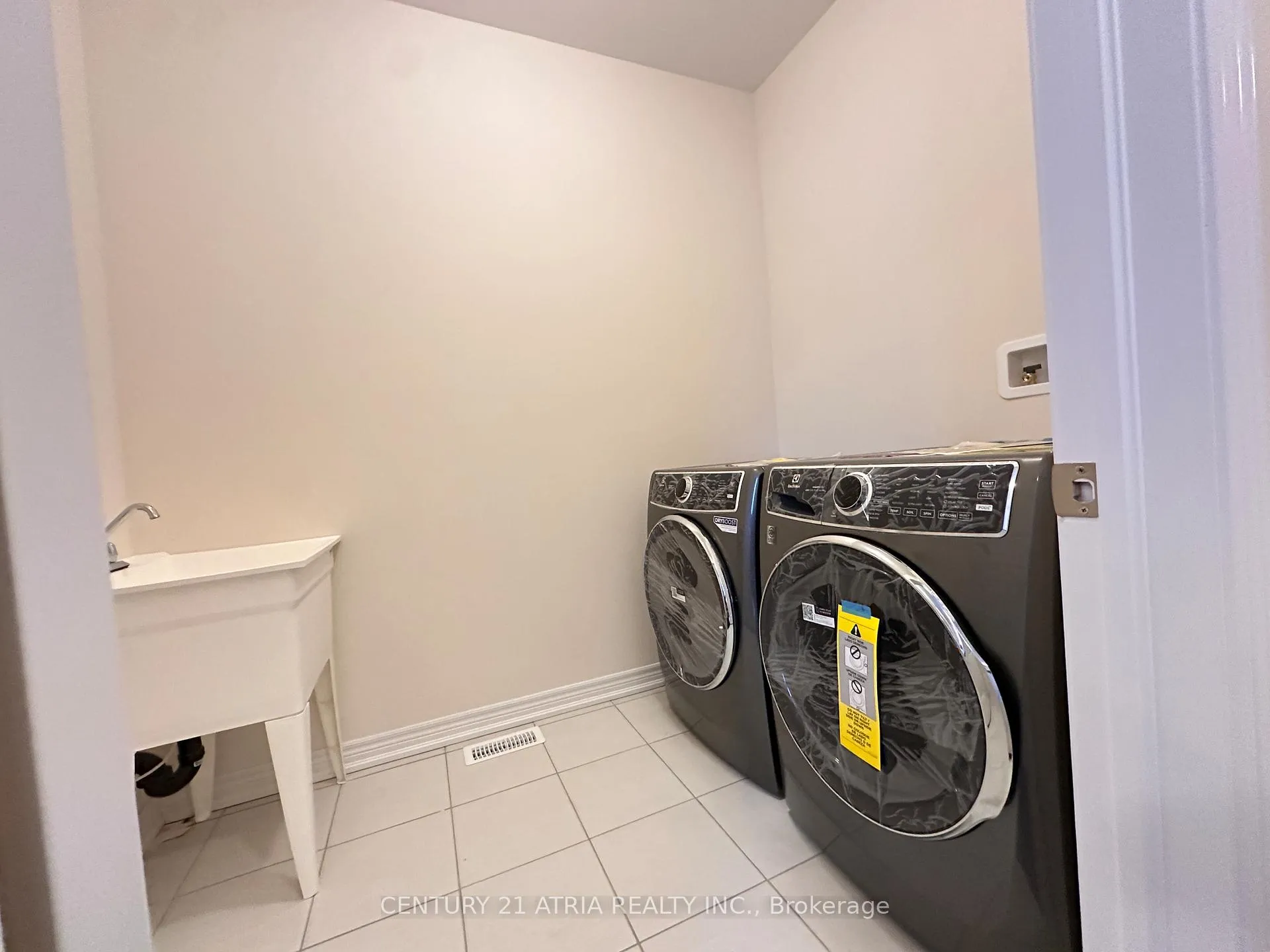 Photo 12 of 20 Vancise Street, Markham, Victoria Manor-Jennings Gate — HOMEH