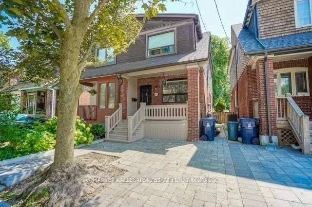 Front of 401 Davisville Avenue