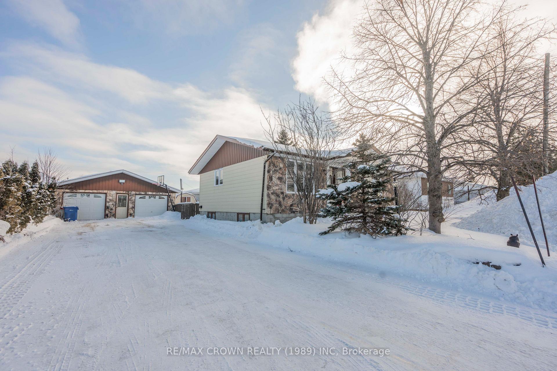 Photo 1 of 4 Erickson Avenue, Kapuskasing — HOMEH