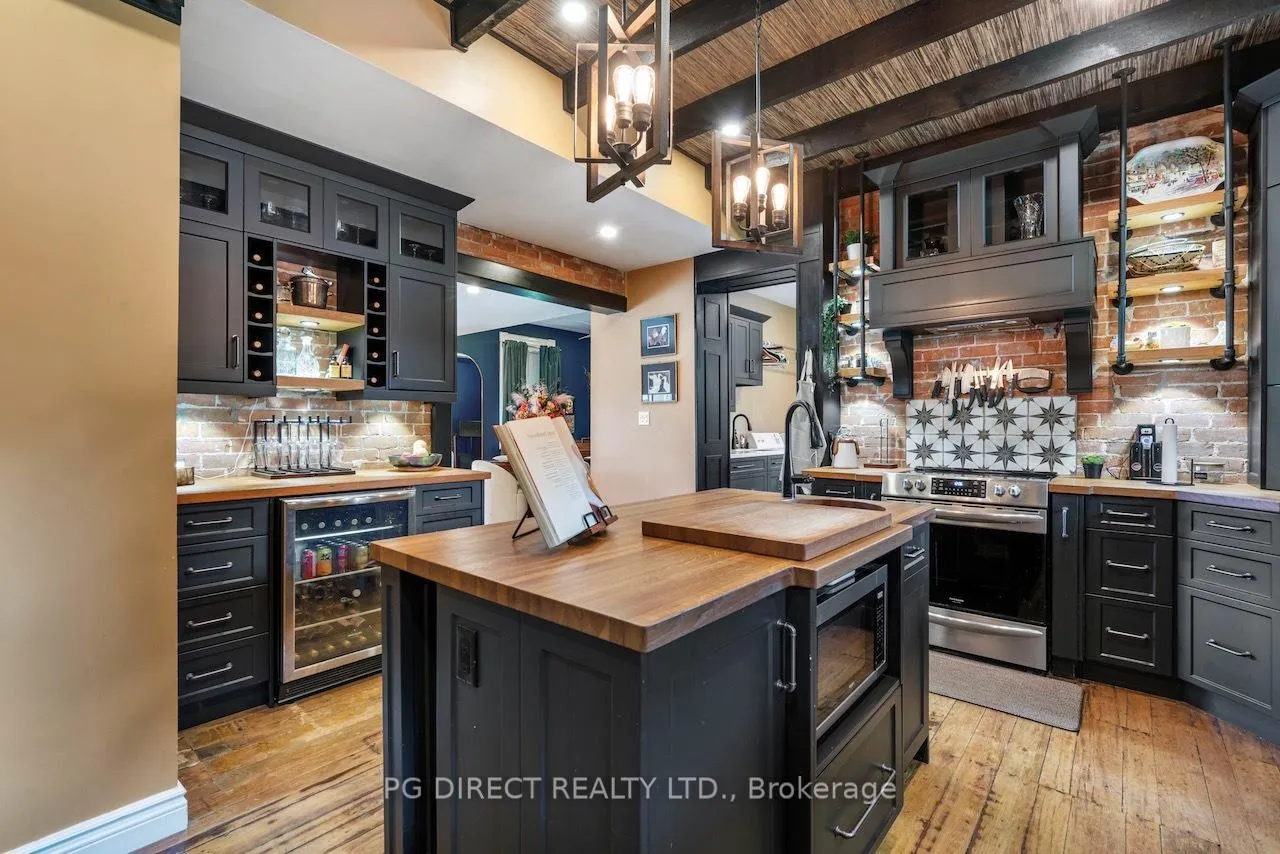 Photo 5 of 220 Park Street W, Prescott — HOMEH