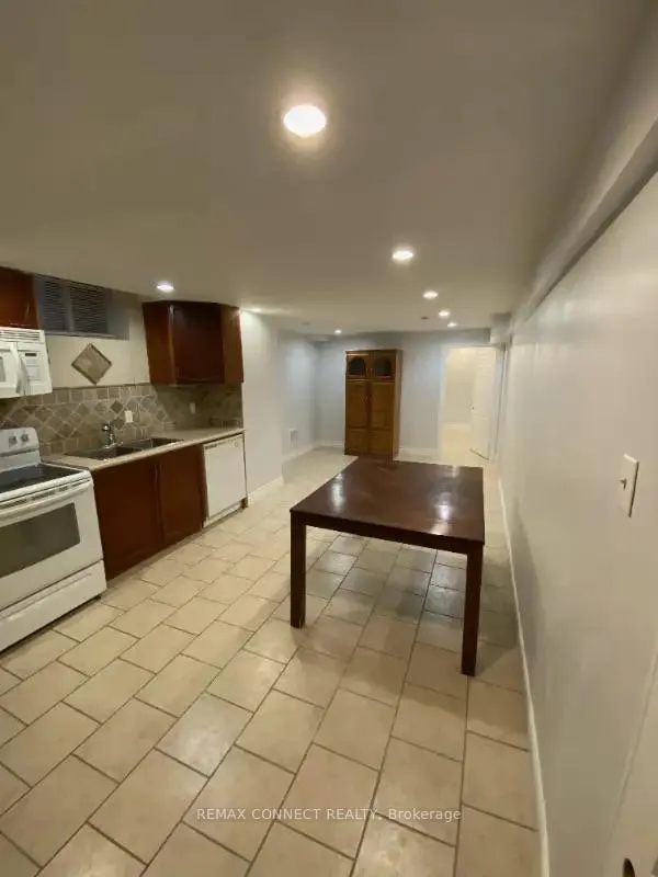 Photo 5 of 532 A Lightfoot Place, Pickering, Woodlands — HOMEH