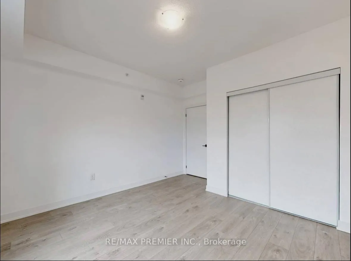 Photo 5 of Unit 607, 5 Chef Lane, Barrie, Rural Barrie Southeast — HOMEH