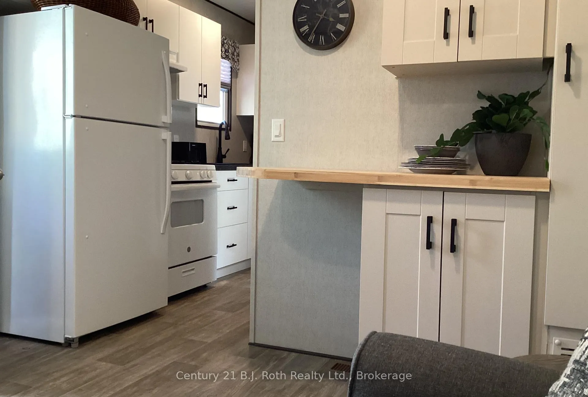 Photo 3 of 719 Poplar Crescent, Bracebridge, Macaulay — HOMEH