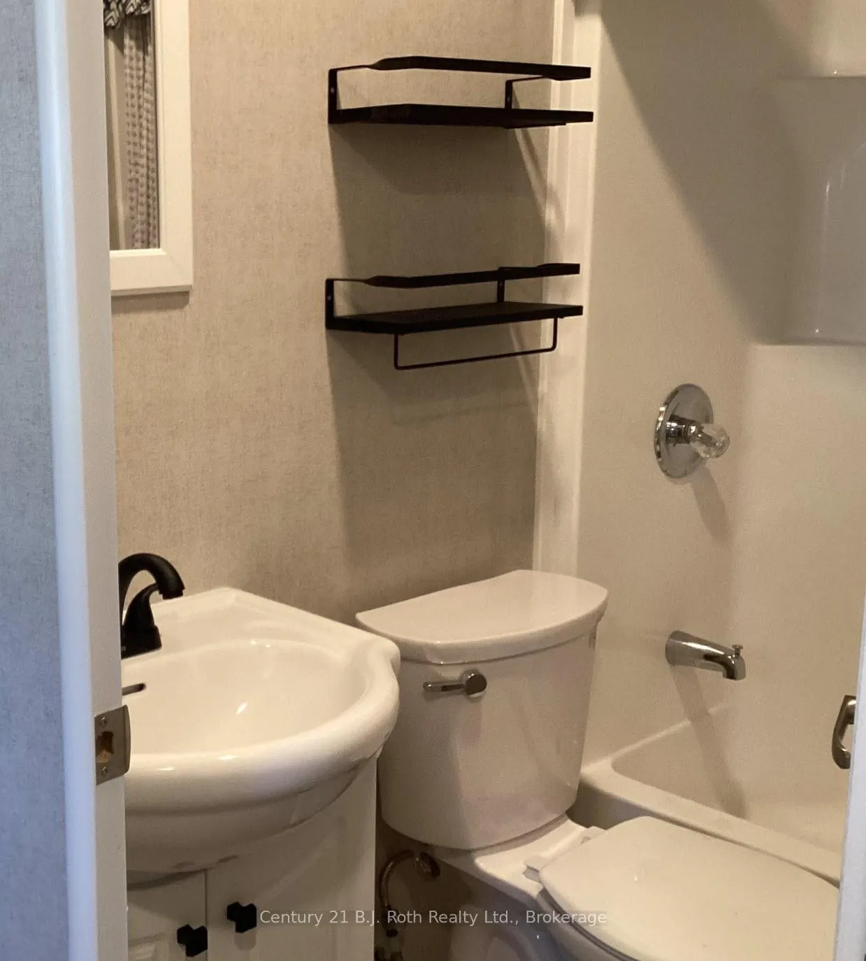 Photo 6 of 719 Poplar Crescent, Bracebridge, Macaulay — HOMEH
