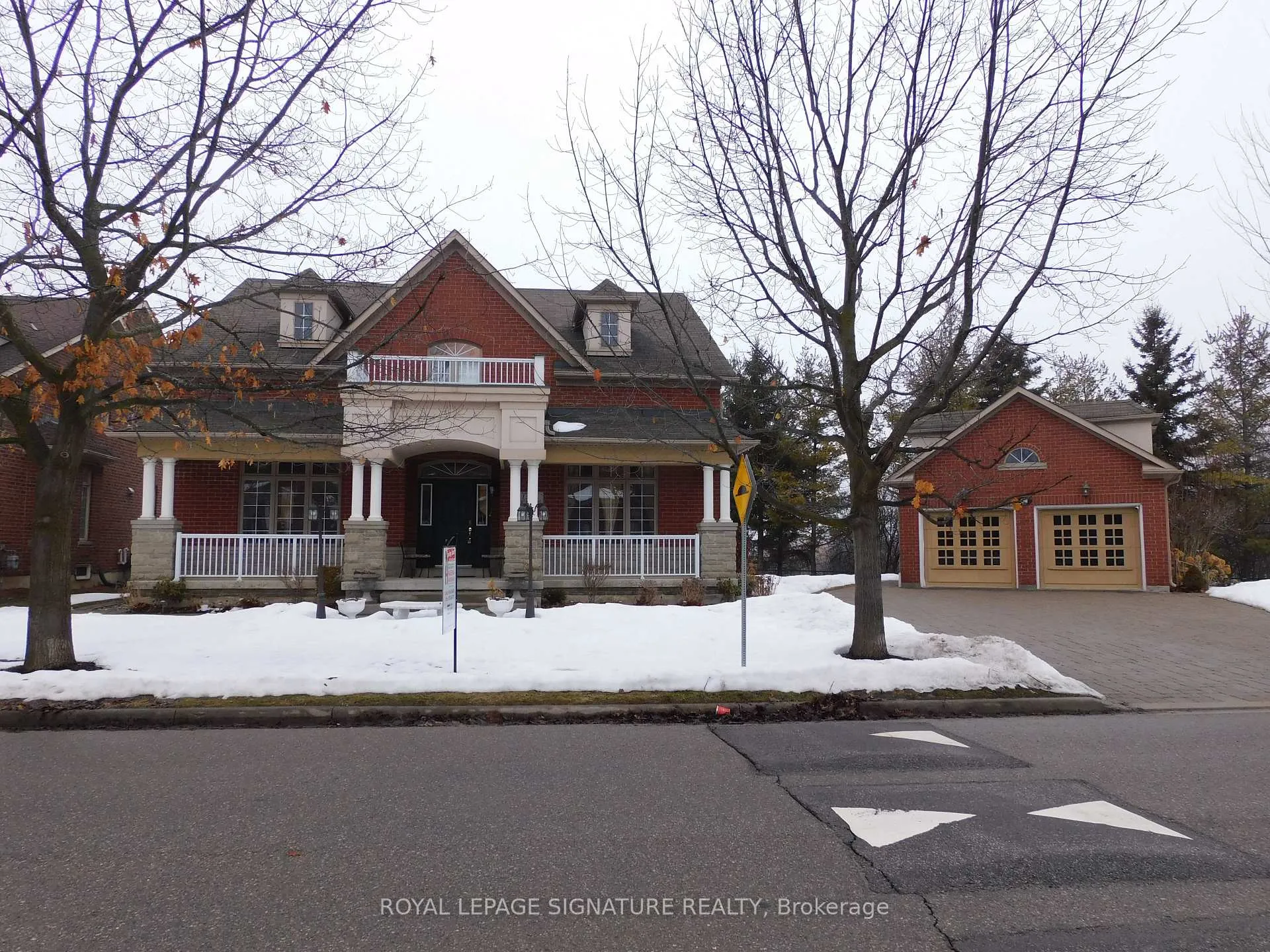 Front of 1590 Hallstone Road