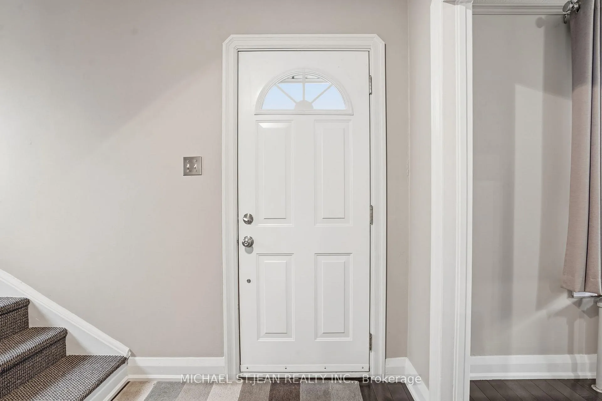 Photo 6 of 210 Vine Street, St. Catharines, Facer — HOMEH