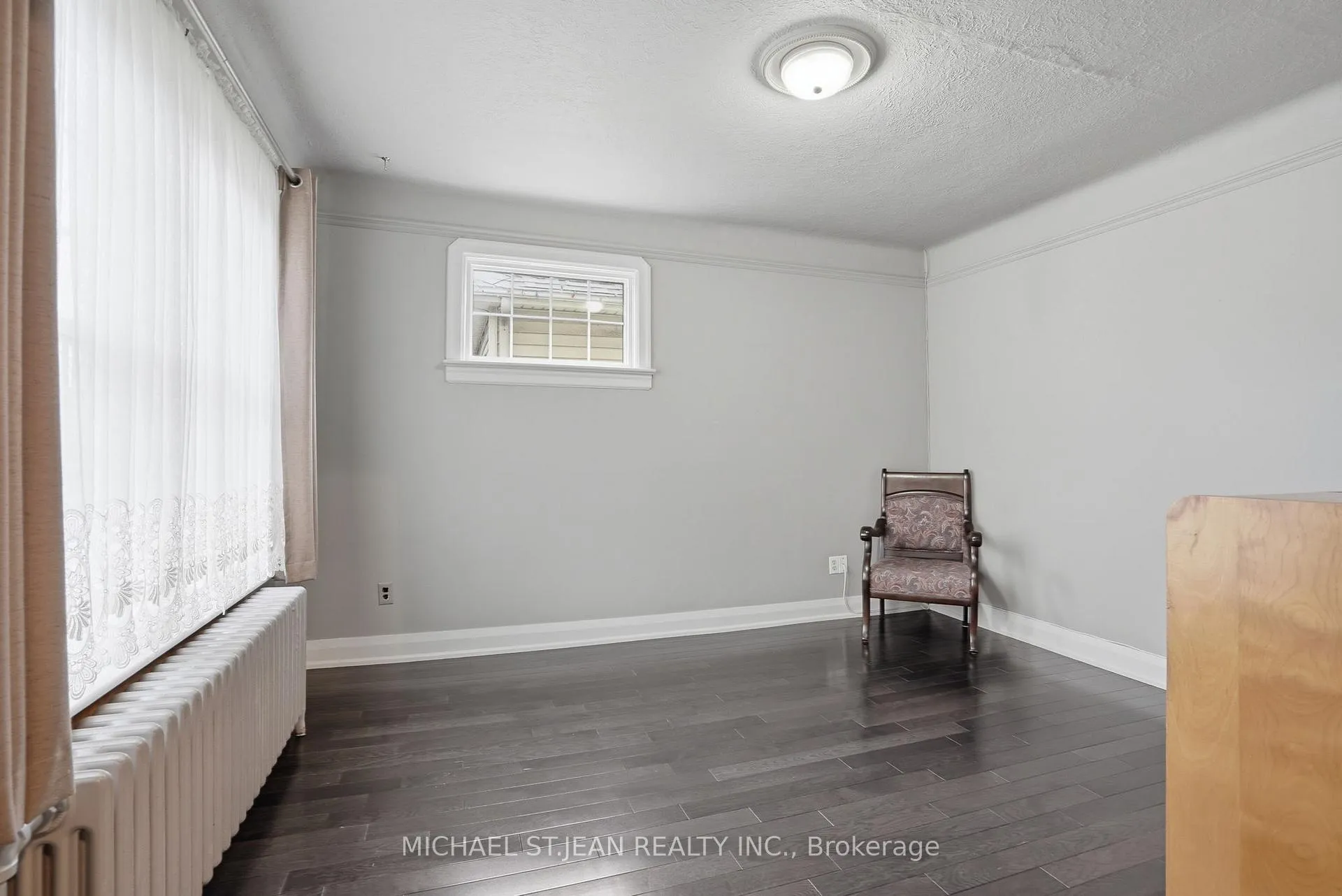 Photo 7 of 210 Vine Street, St. Catharines, Facer — HOMEH