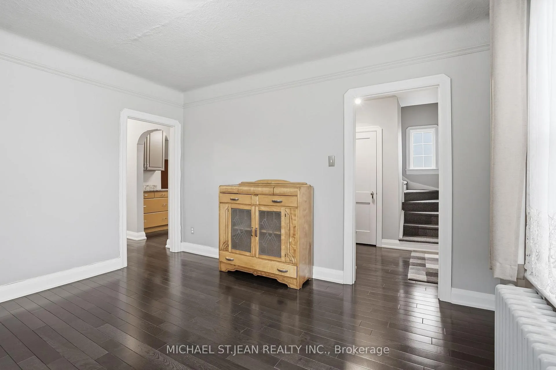 Photo 8 of 210 Vine Street, St. Catharines, Facer — HOMEH