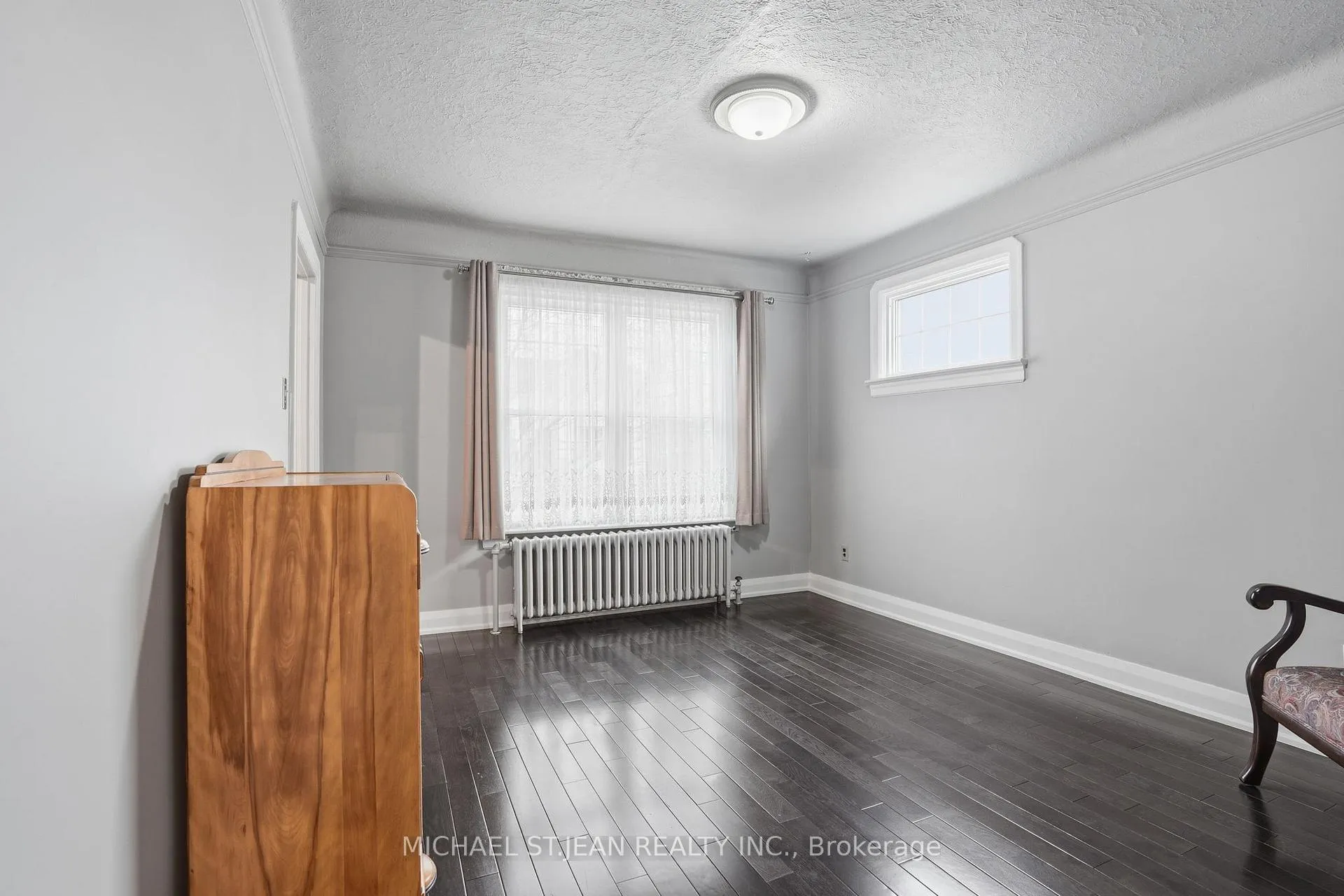 Photo 9 of 210 Vine Street, St. Catharines, Facer — HOMEH