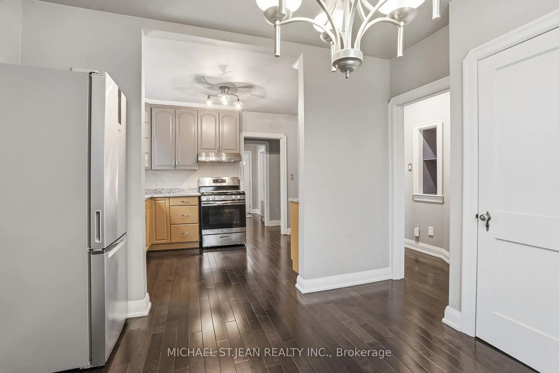 Photo 11 of 210 Vine Street, St. Catharines, Facer — HOMEH