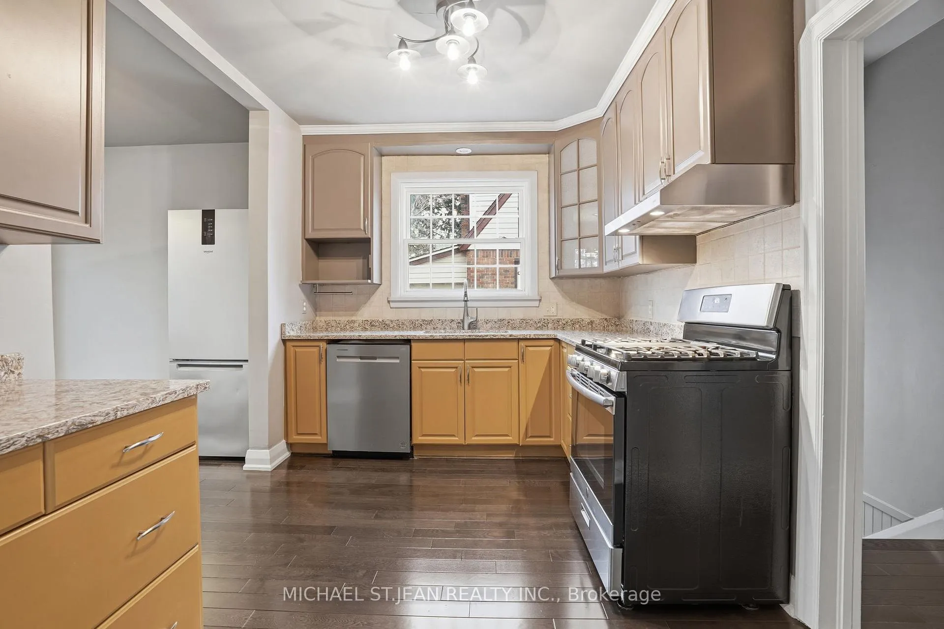 Photo 13 of 210 Vine Street, St. Catharines, Facer — HOMEH