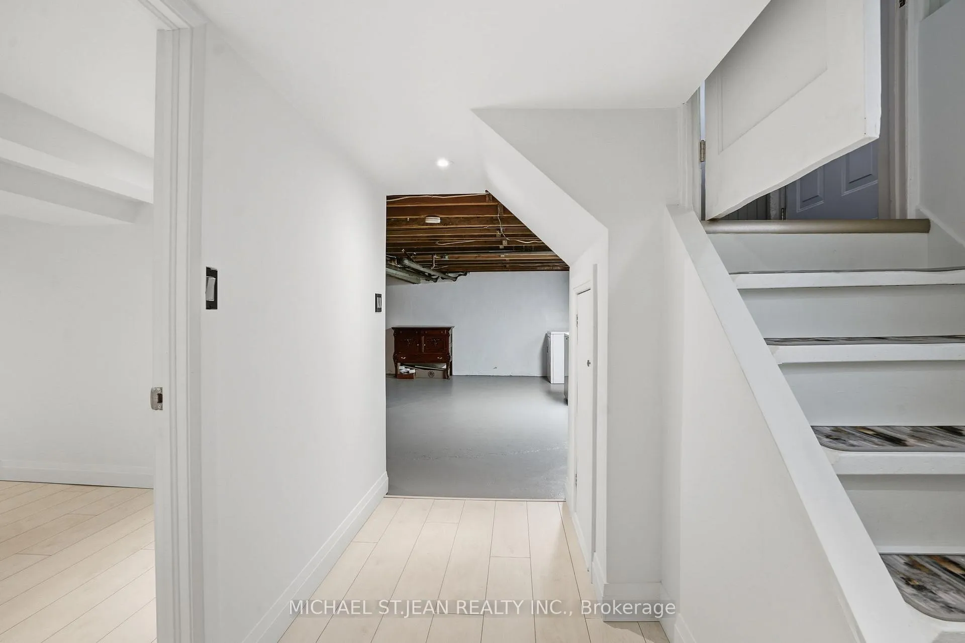 Photo 33 of 210 Vine Street, St. Catharines, Facer — HOMEH
