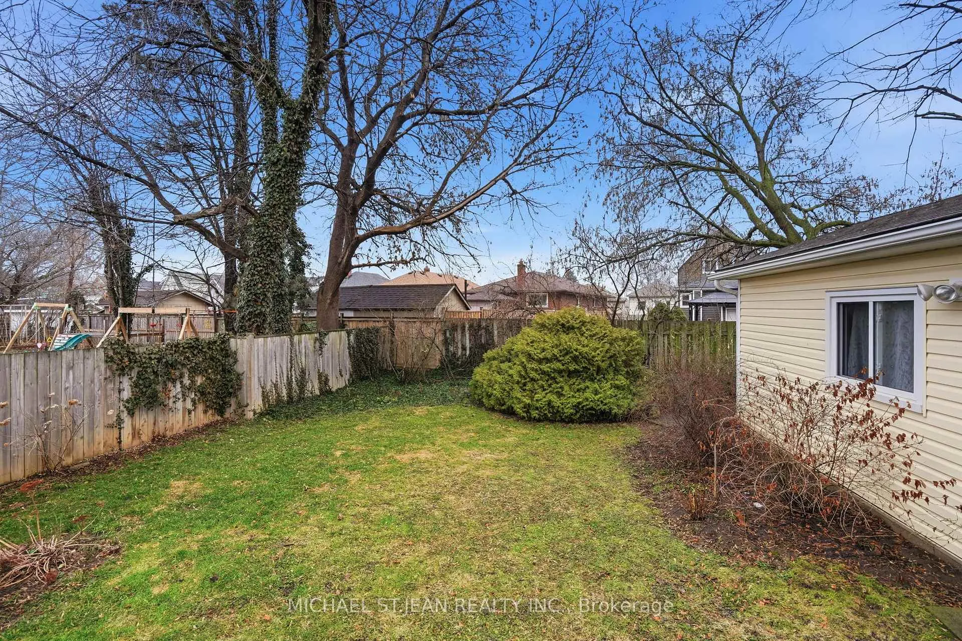 Photo 40 of 210 Vine Street, St. Catharines, Facer — HOMEH