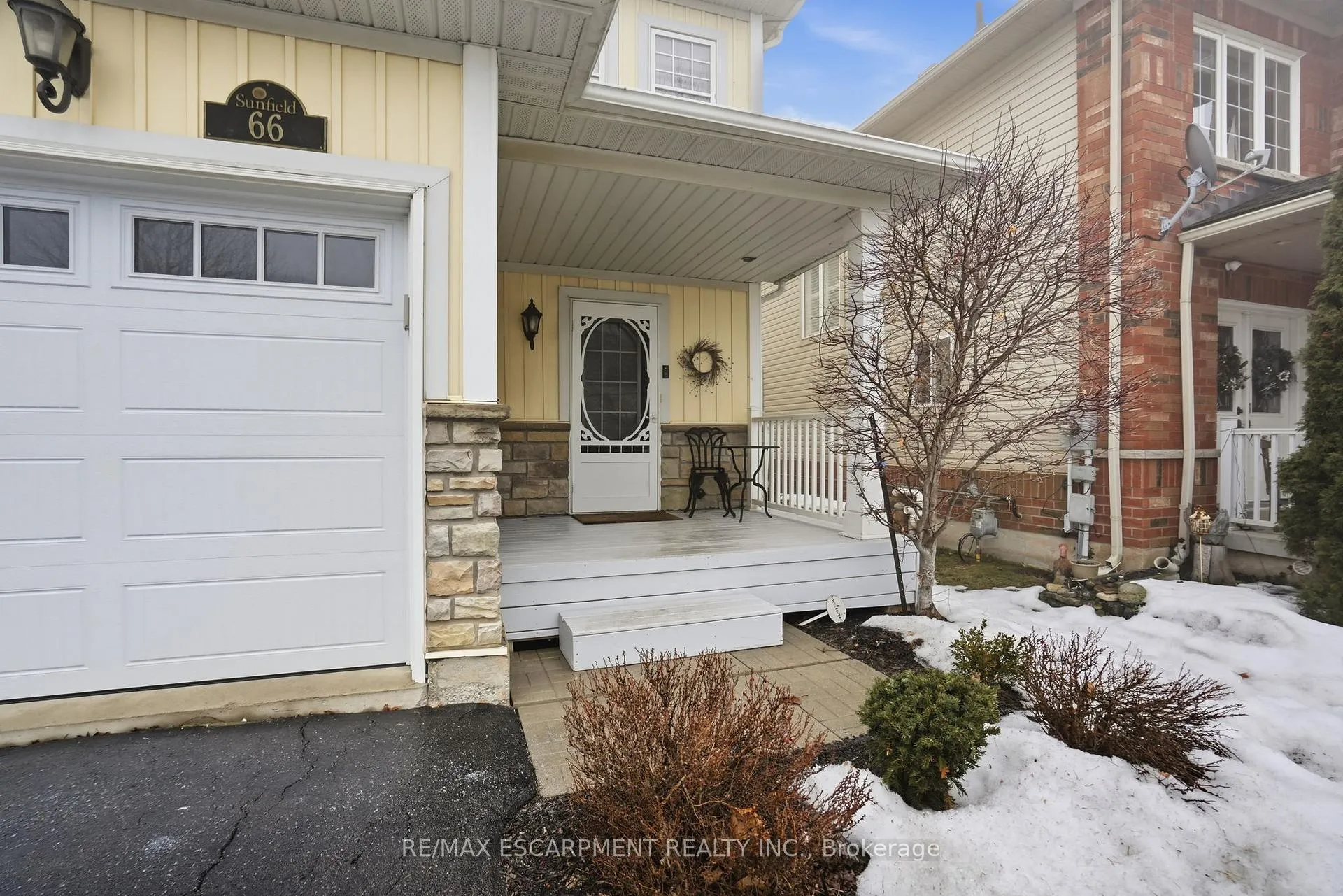Photo 4 of 66 Blue Sky Trail, Hamilton, Waterdown — HOMEH