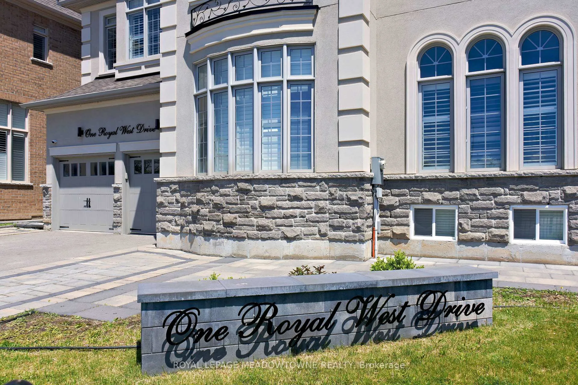 Photo 4 of 1 Royal West Drive, Brampton, Credit Valley — HOMEH