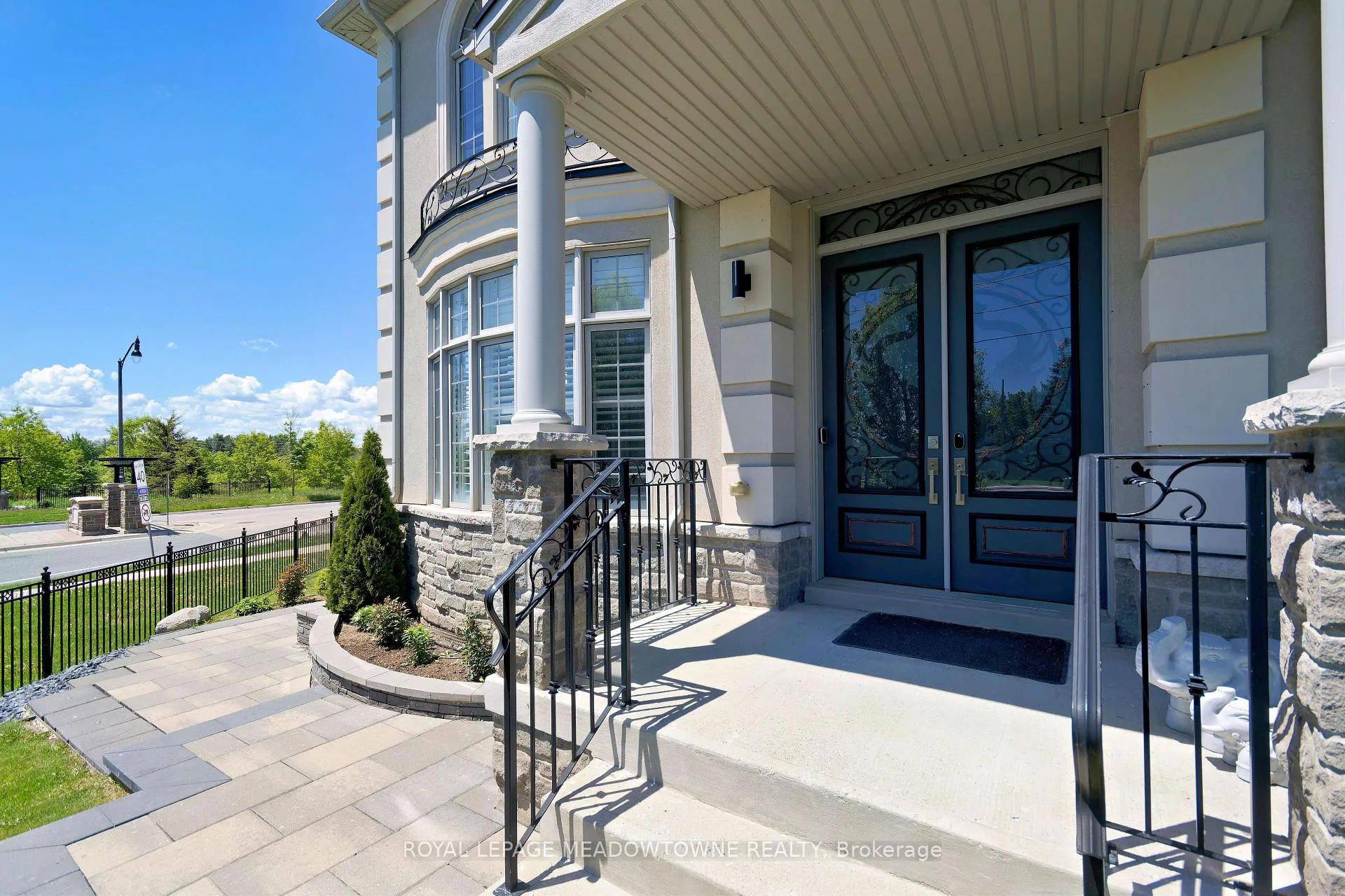 Photo 5 of 1 Royal West Drive, Brampton, Credit Valley — HOMEH