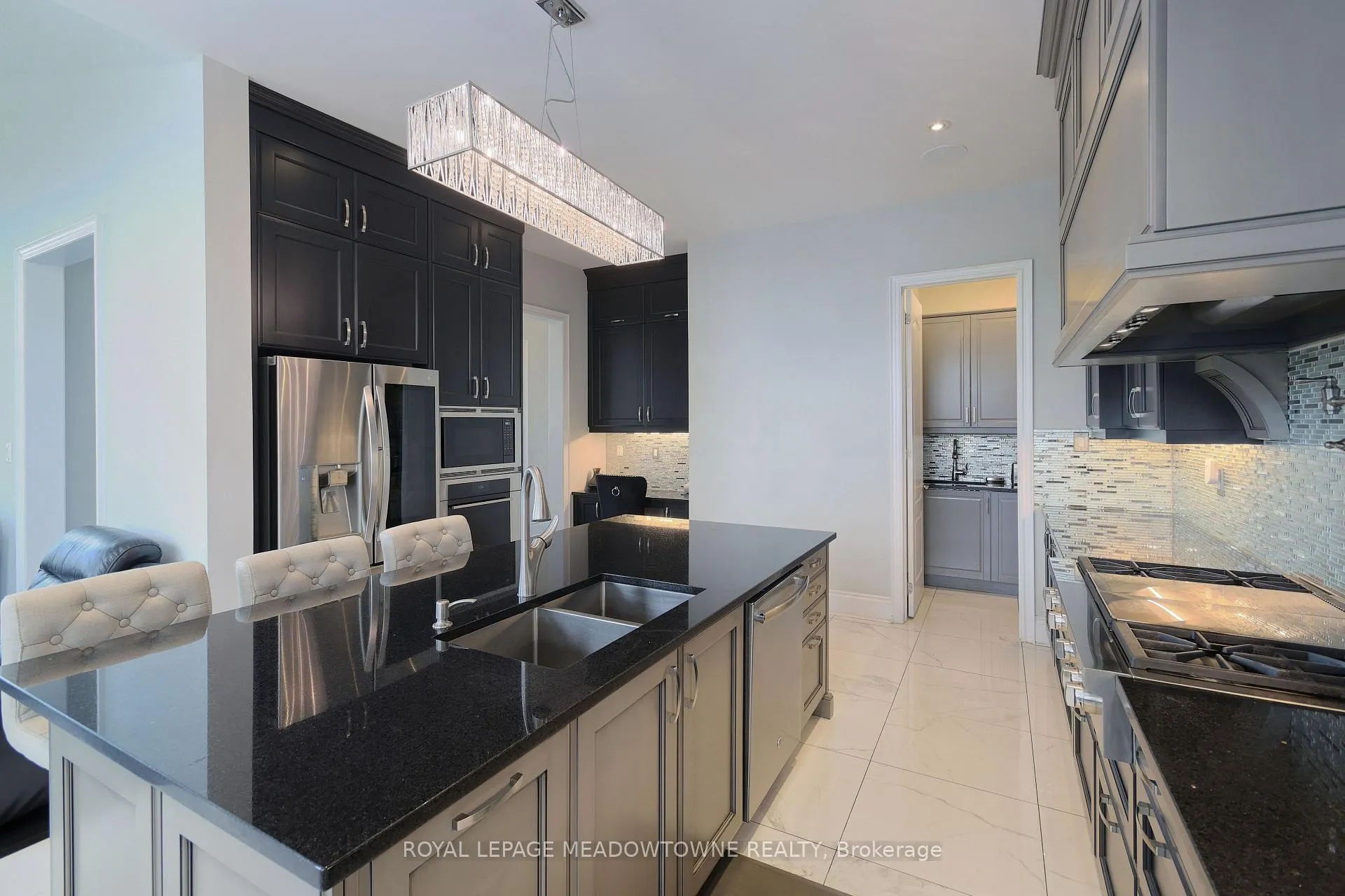 Photo 10 of 1 Royal West Drive, Brampton, Credit Valley — HOMEH