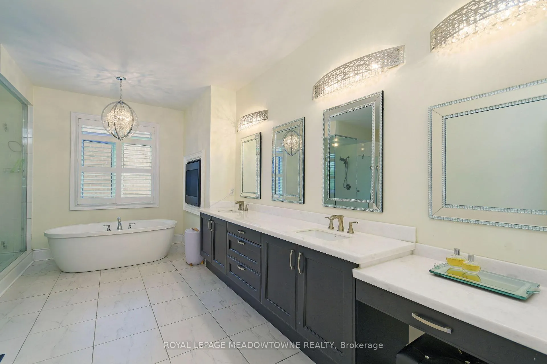 Photo 23 of 1 Royal West Drive, Brampton, Credit Valley — HOMEH